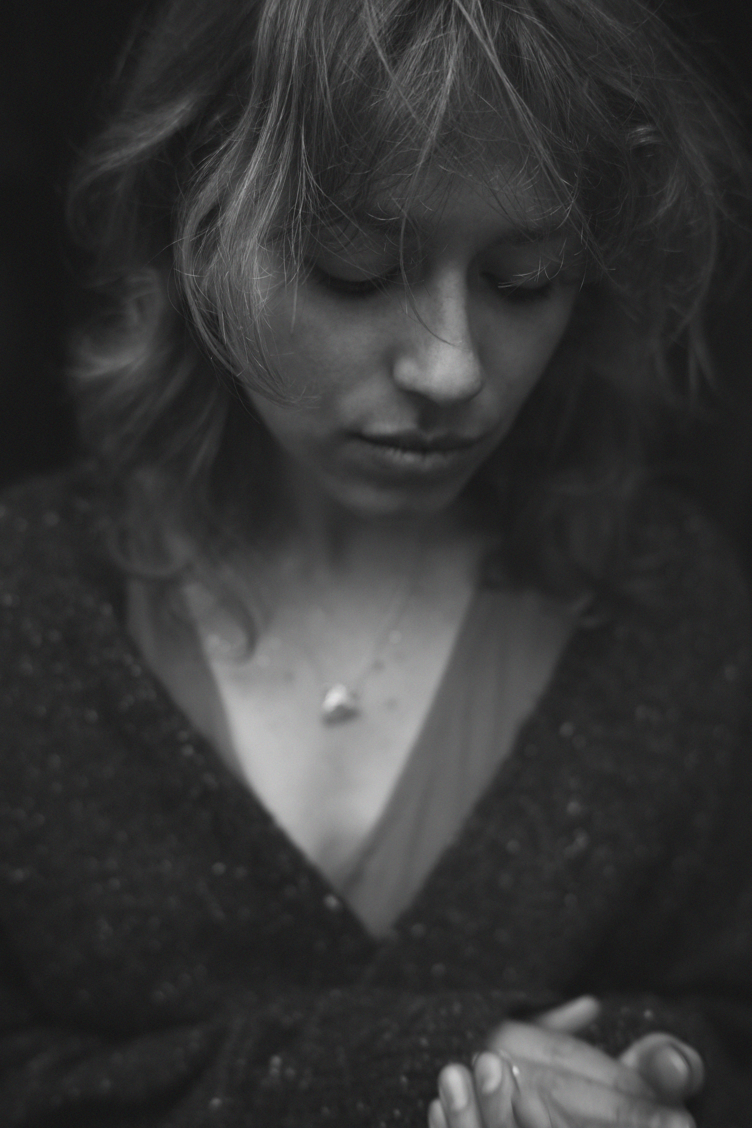 …история об отражениях, хрупкости, красном платье и Кате. Марковы: фото, видео, кино и книги