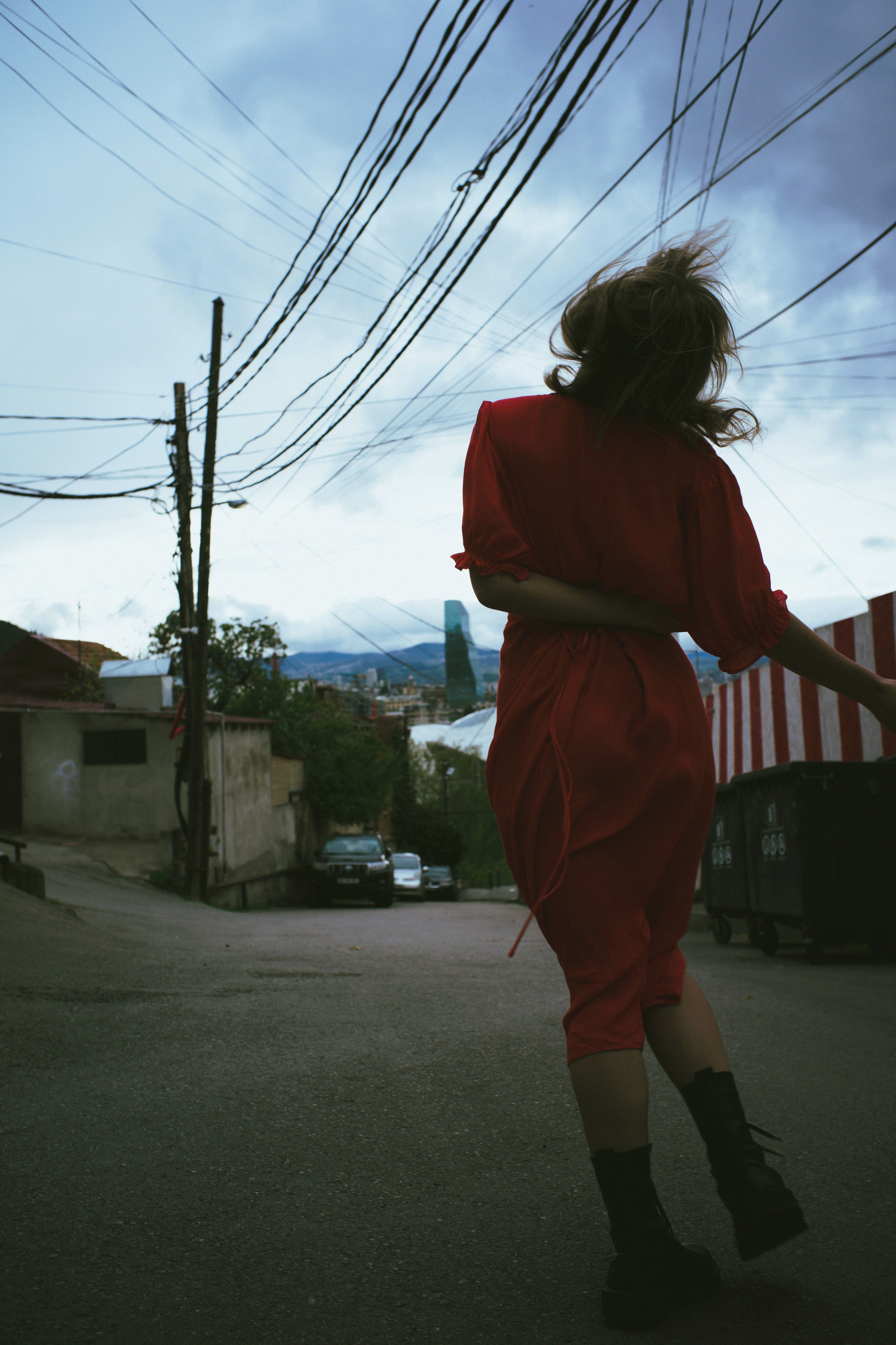 …история об отражениях, хрупкости, красном платье и Кате. Марковы: фото, видео, кино и книги