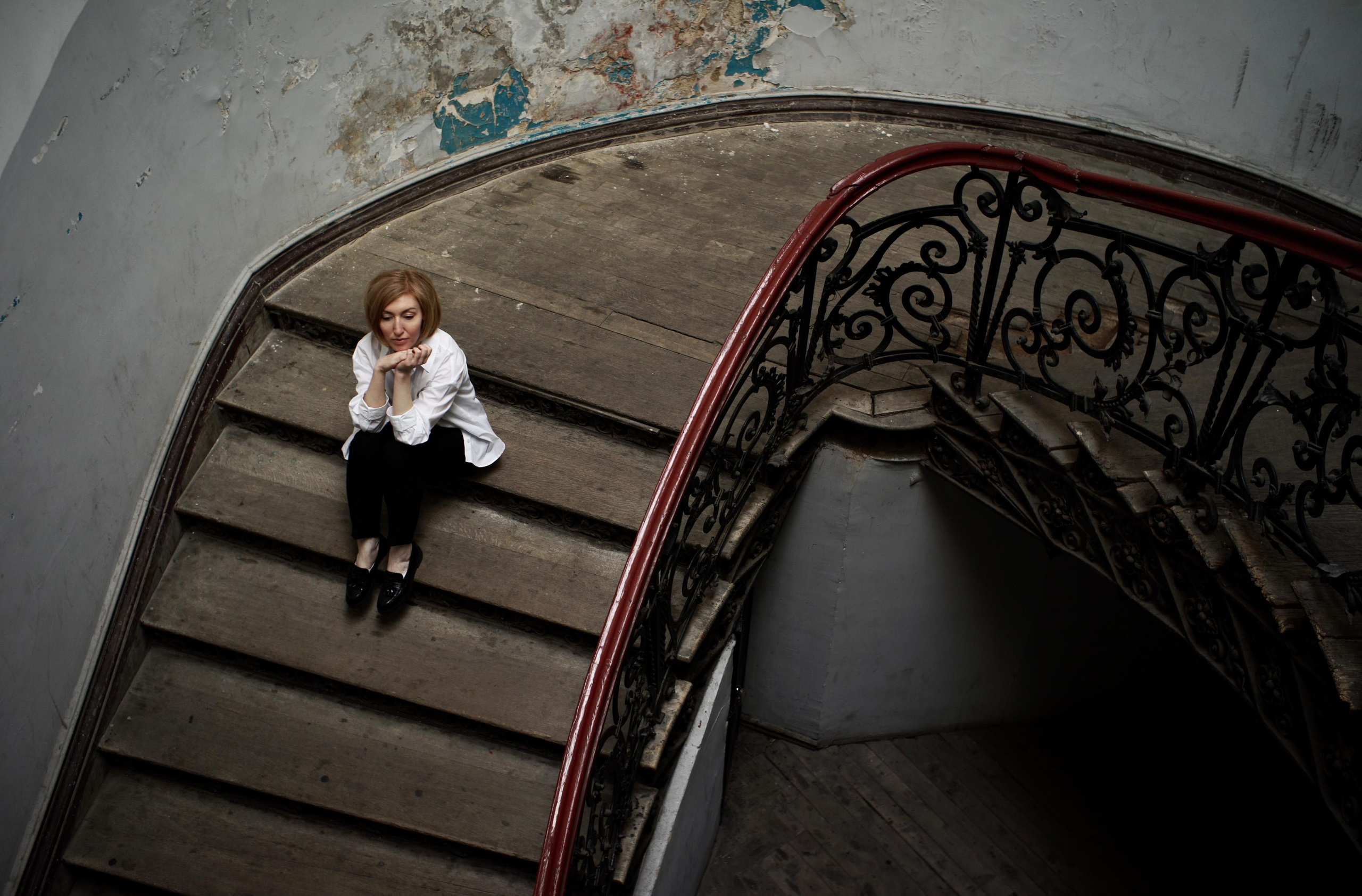 …история о парадных, глицинии, черно-белом кино и Маше. Марковы: фото, видео, кино и книги