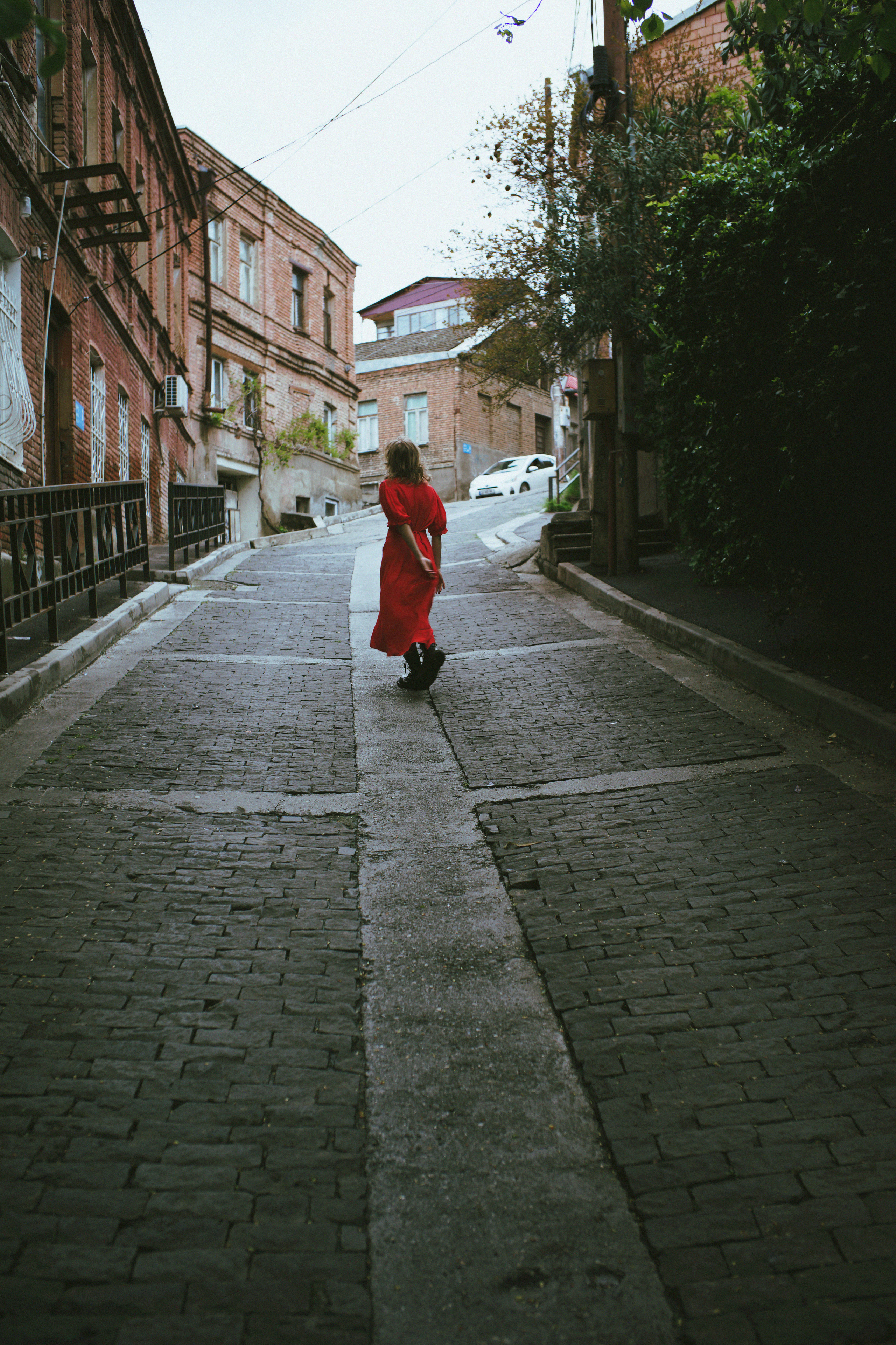 …история об отражениях, хрупкости, красном платье и Кате. Марковы: фото, видео, кино и книги