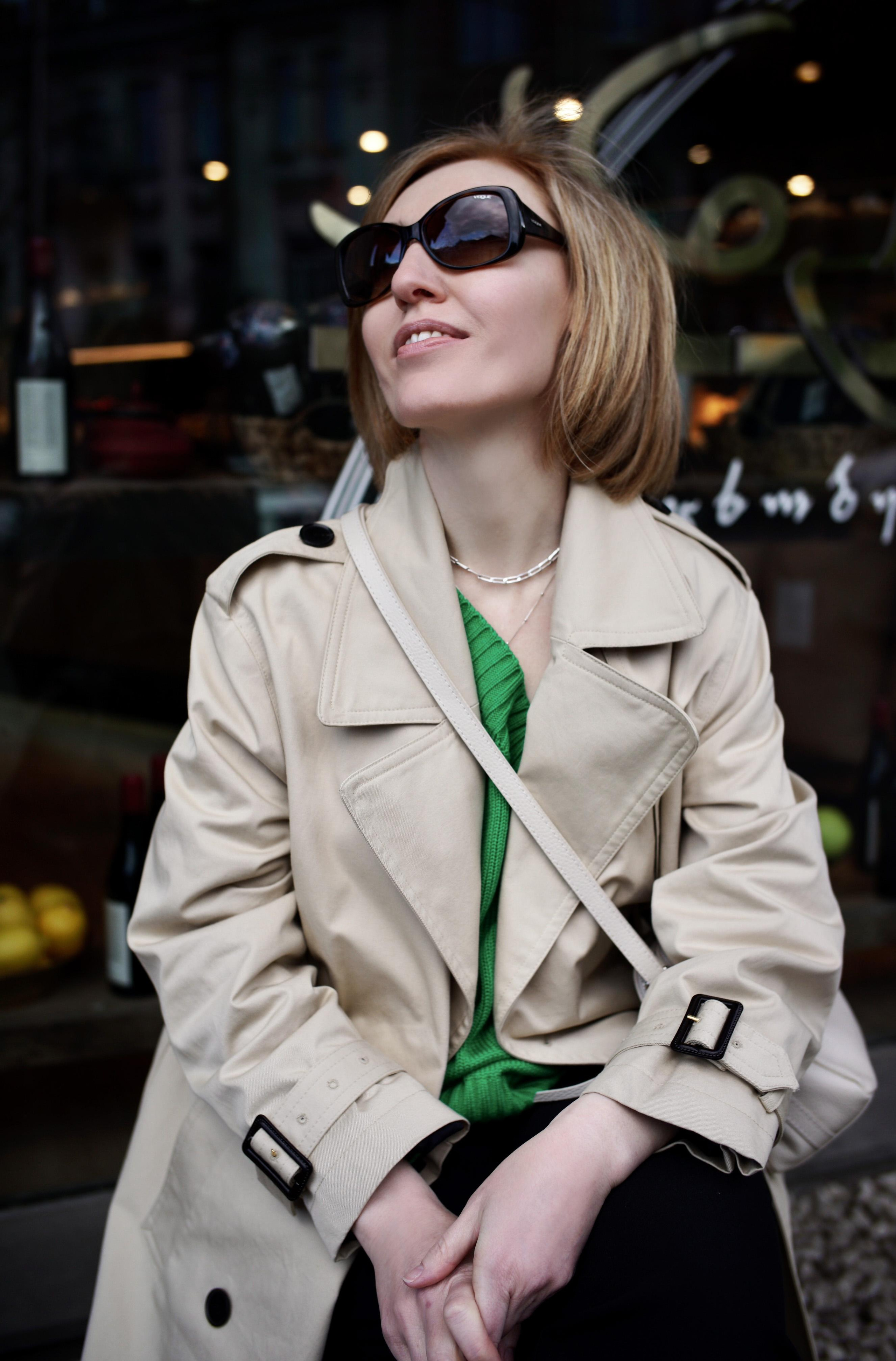 …история о парадных, глицинии, черно-белом кино и Маше. Марковы: фото, видео, кино и книги