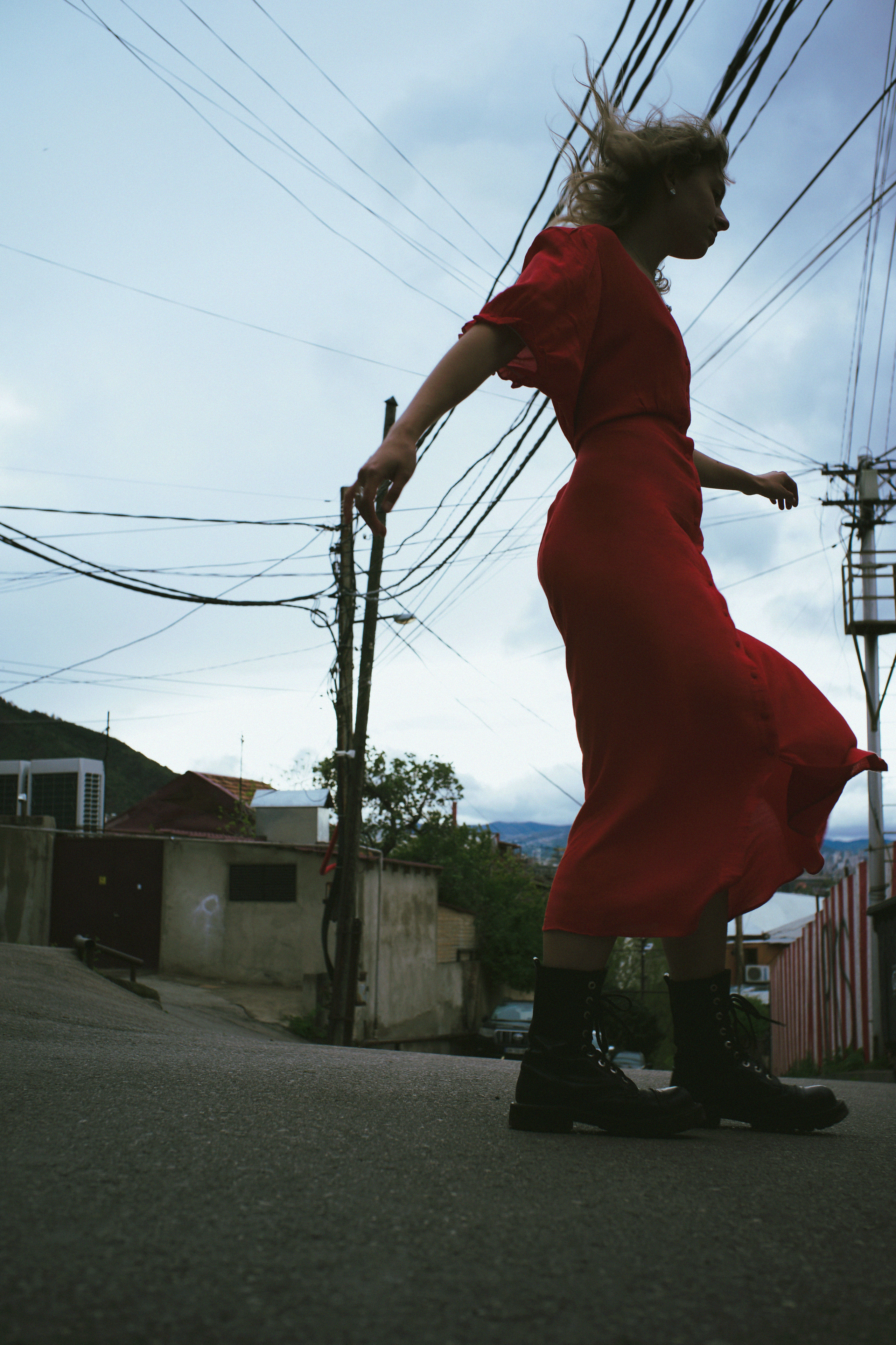 …история об отражениях, хрупкости, красном платье и Кате. Марковы: фото, видео, кино и книги