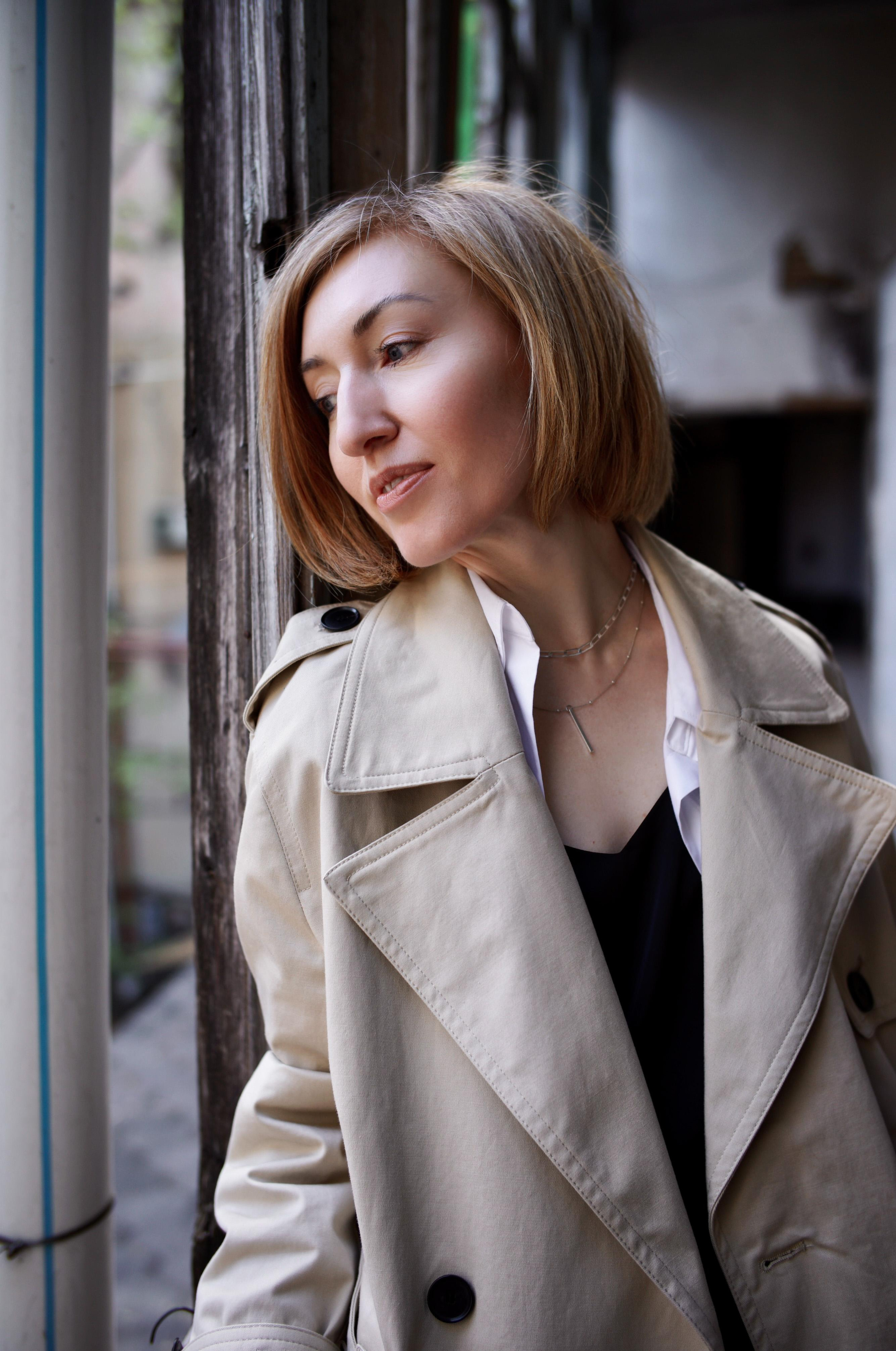 …история о парадных, глицинии, черно-белом кино и Маше. Марковы: фото, видео, кино и книги