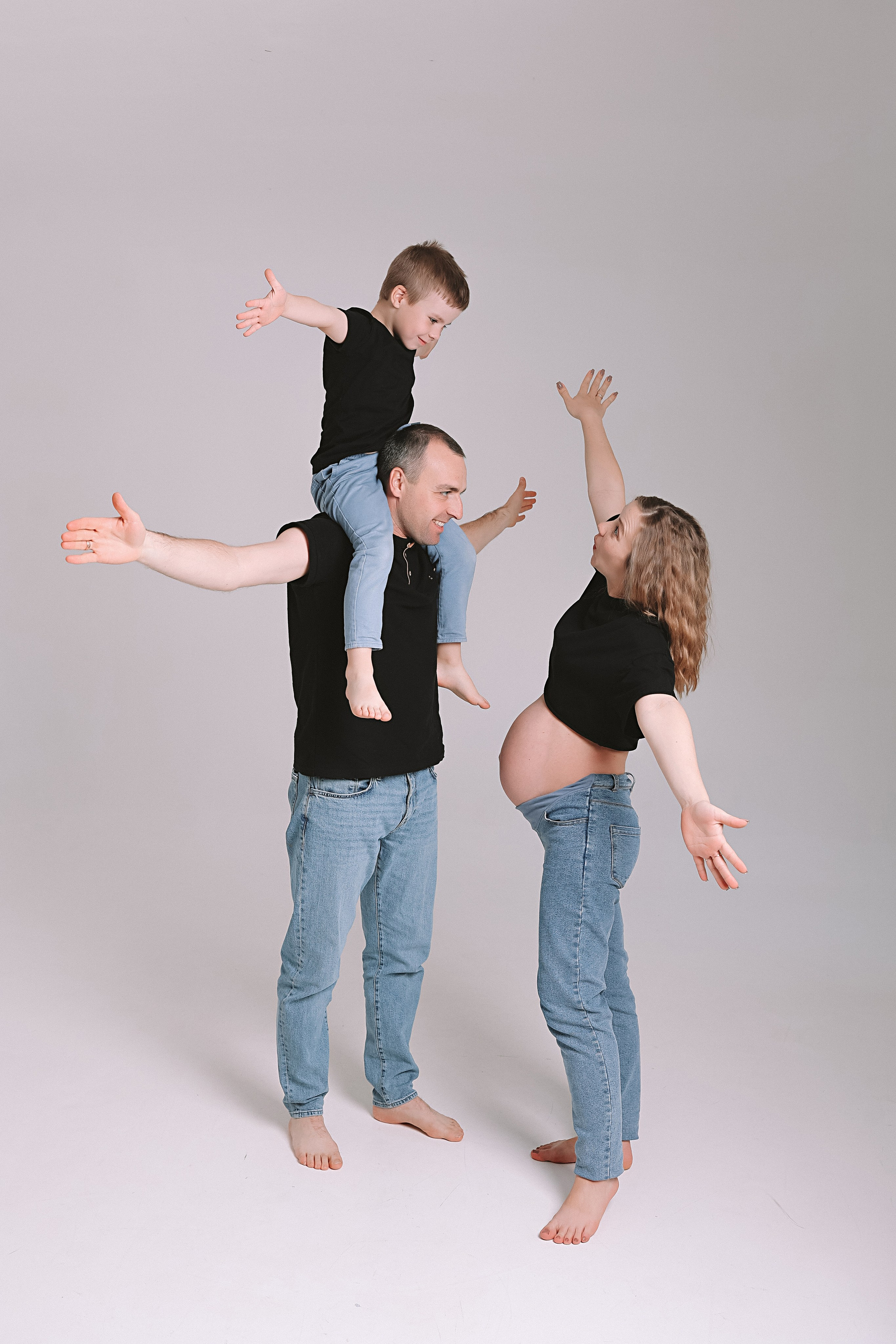 Фататум циклорама и зал. Семейный фотограф Тюмень, фотограф на роды Салмина Мария