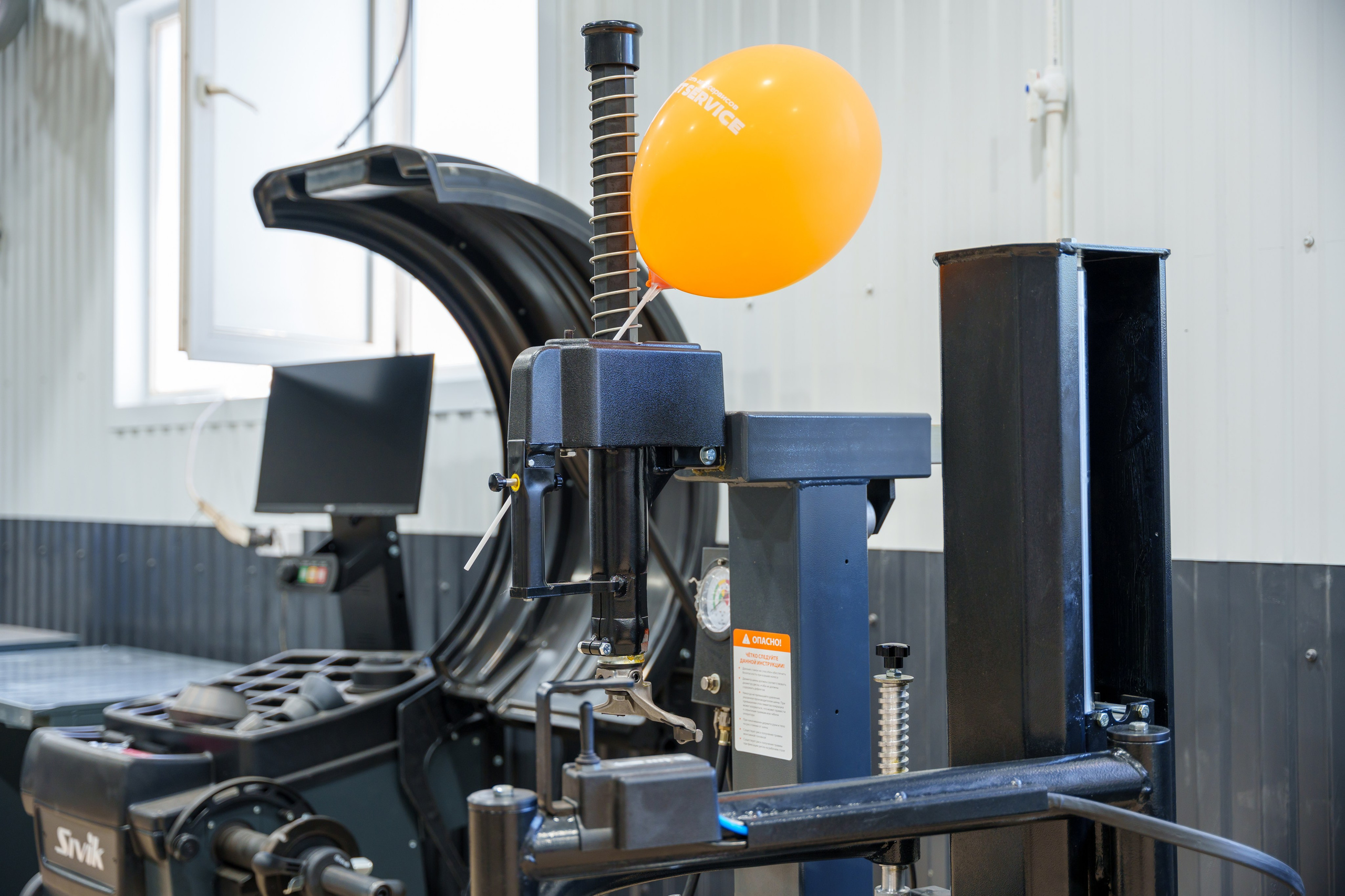 Интерьерная фотосъемка автосервиса Fit Service в Краснодаре — Профессиональная фотосъемка интерьера техцентра в Краснодаресеть СТО. Шедевры для Вас! Фотограф и Видеограф в Краснодаре Пахиев Руслан