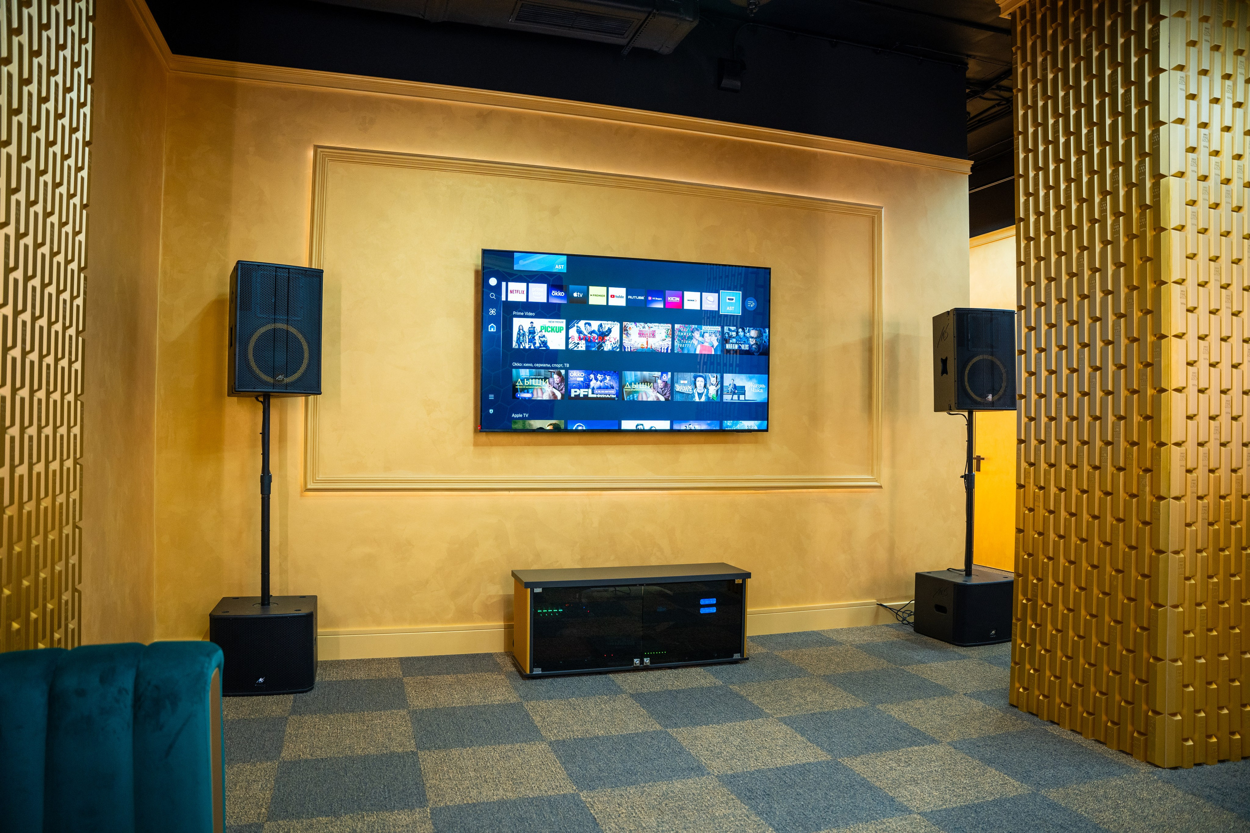 Фотосъемка интерьера стриптиз-клуба Hefner — элитный клуб Краснодара. Интерьерная фотосъемка клуба Hefner в Краснодаре — профессионально. Шедевры для Вас! Фотограф и Видеограф в Краснодаре Пахиев Руслан