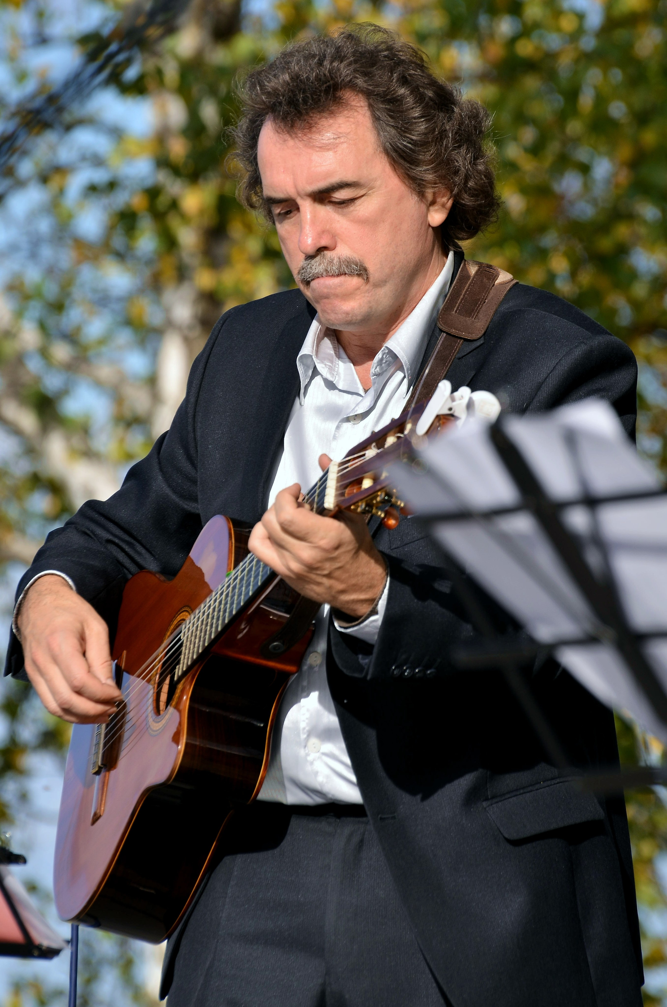 Евгений Дятлов. ФОТОГРАФ ВАШИХ МЕРОПРИЯТИЙ РЯЗАНЬ СЕРГЕЙ КЛЮЕВ Концертная фотография близка к репортажу и портретной съемке