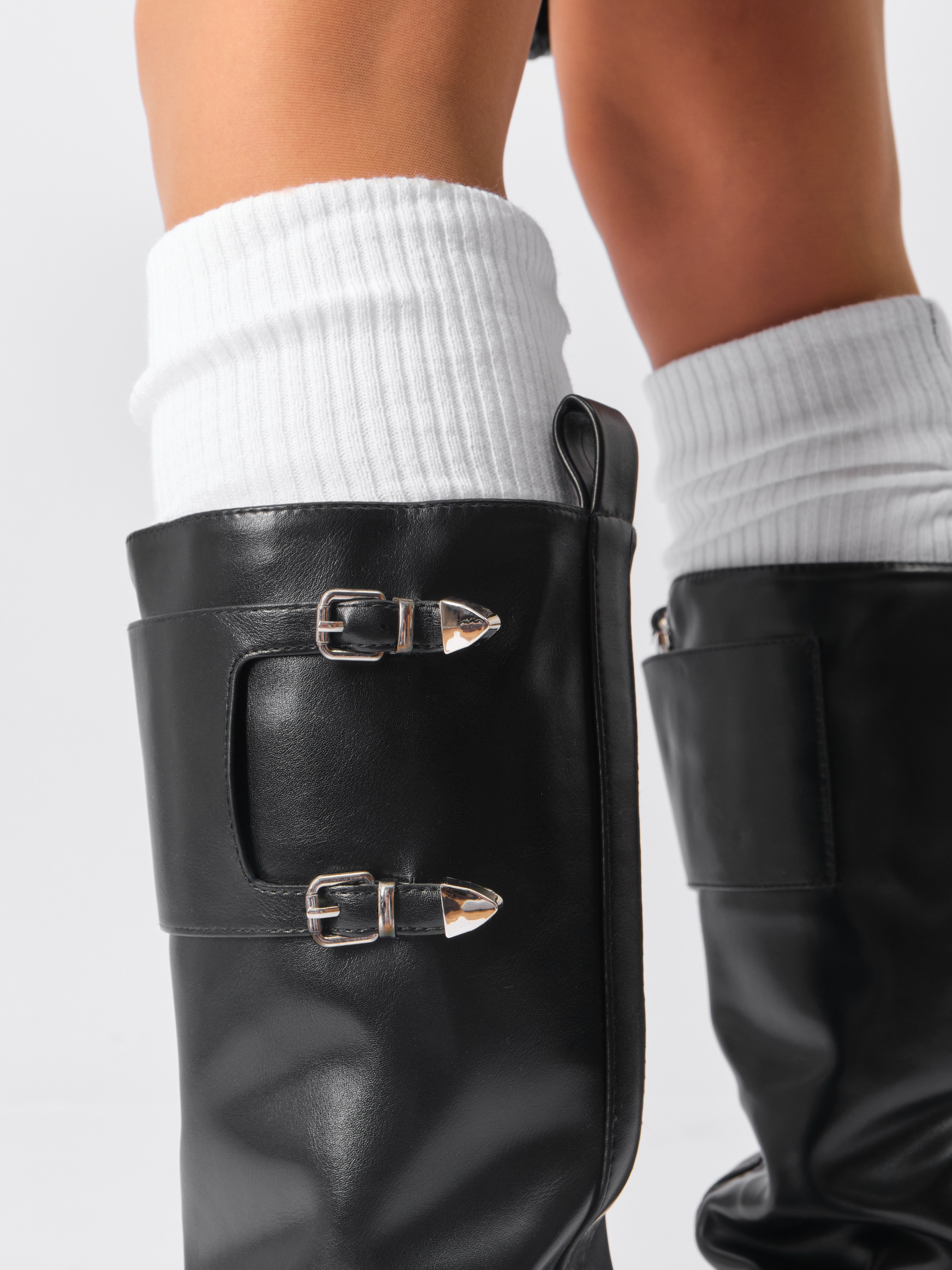 Сапоги жен. Фотостудия для Wildberries Ozon