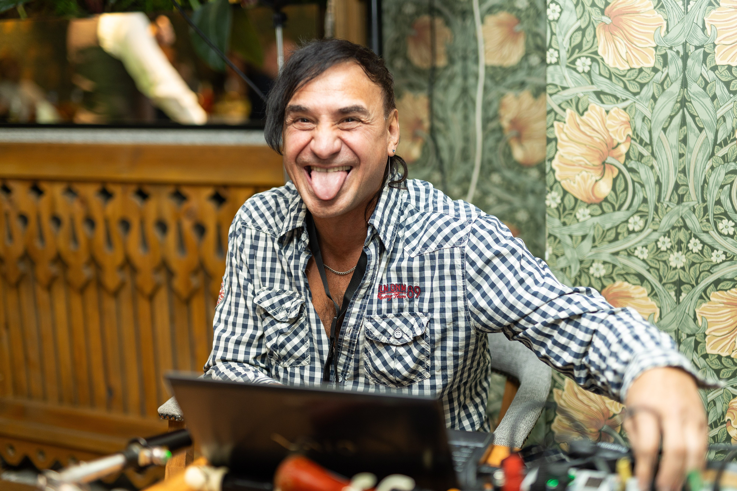 День рождения Андрея (ведущий: Сергей Исаев). Фотограф Родион Нарудинов