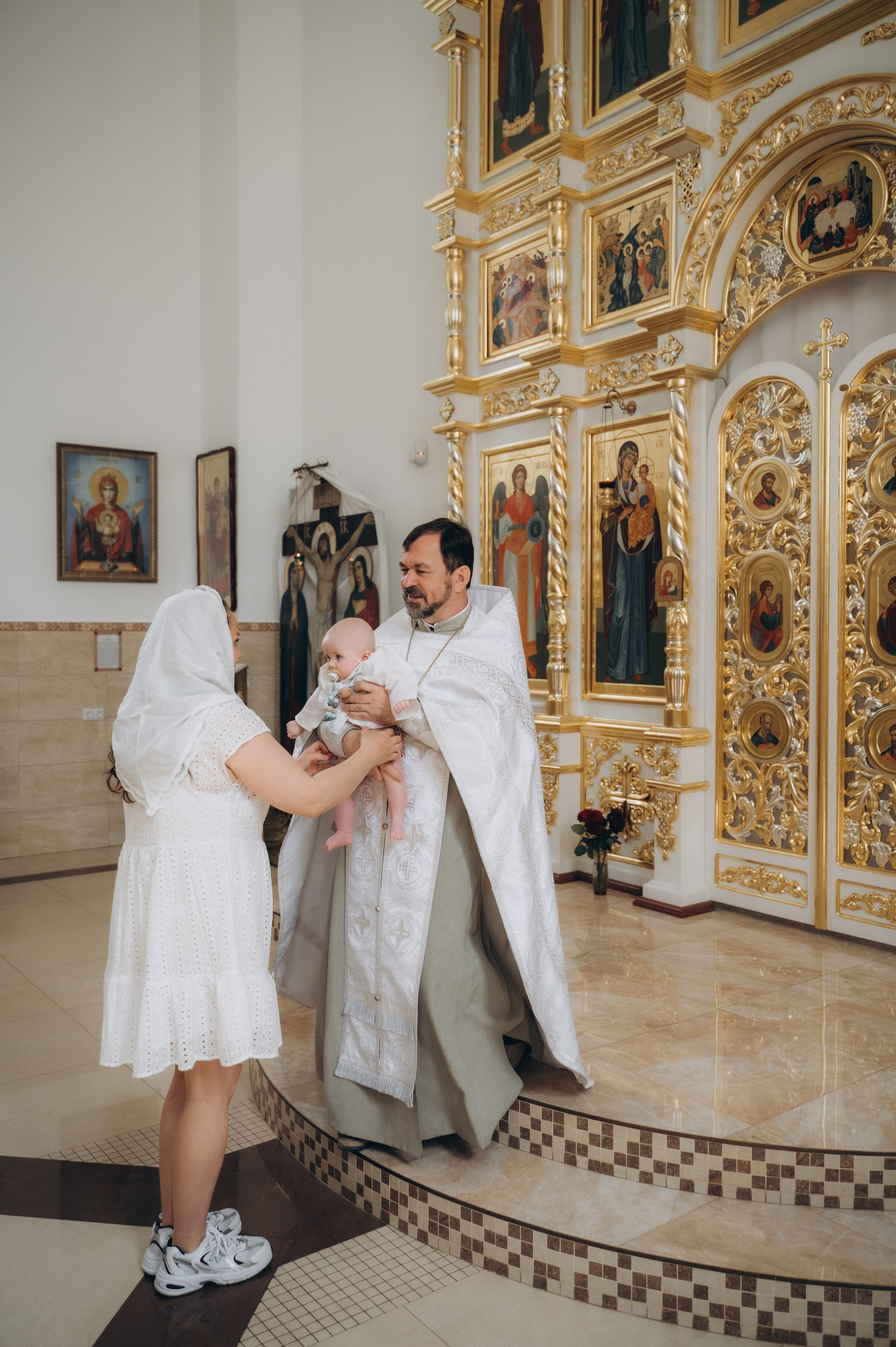 Крещение Корнелии (ХРАМ СВЯТИТЕЛЯ ЛУКИ КРЫМСКОГО). Семейный фотограф в Минске Дарья Дреко