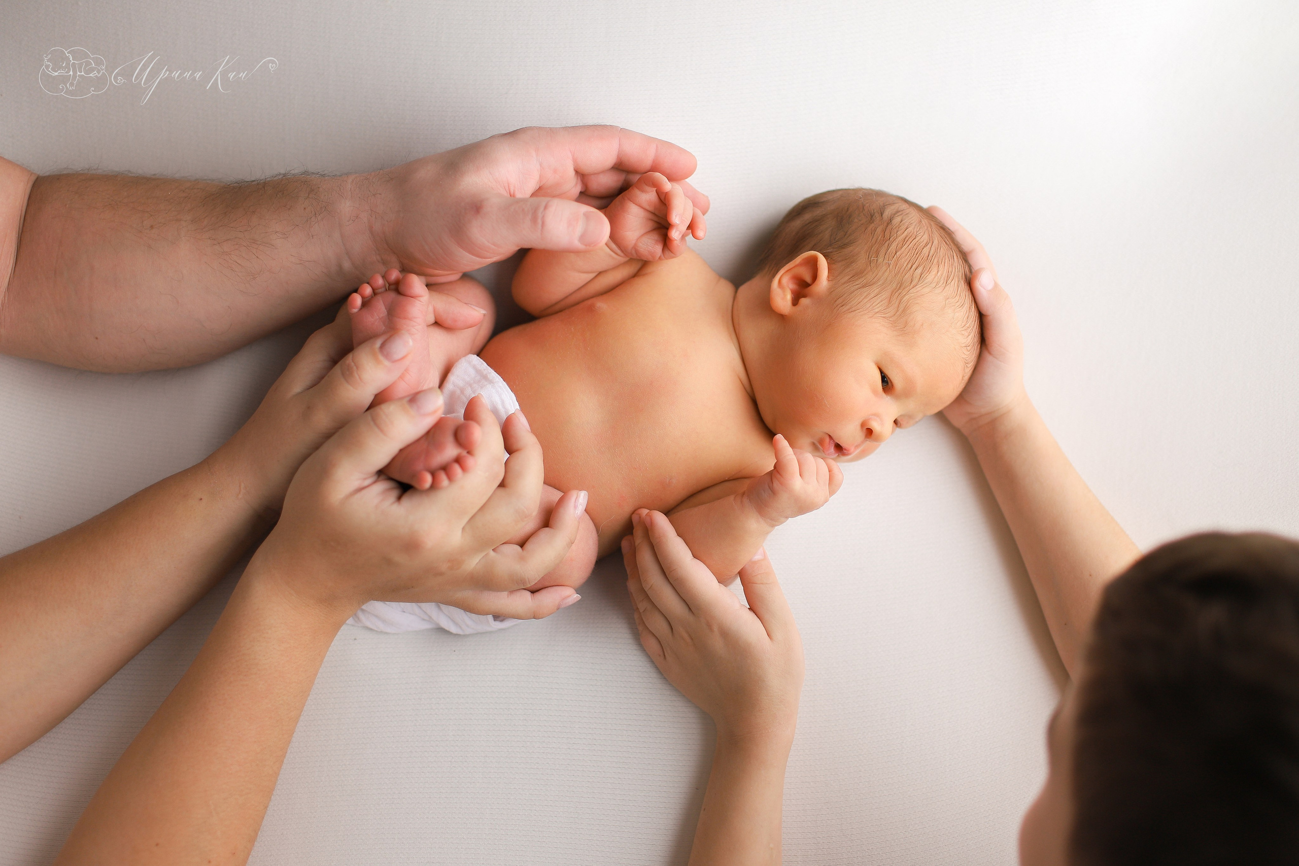 Новорожденные фото с родителями. Ирина Кан Фотограф новорожденных в Екатеринбурге