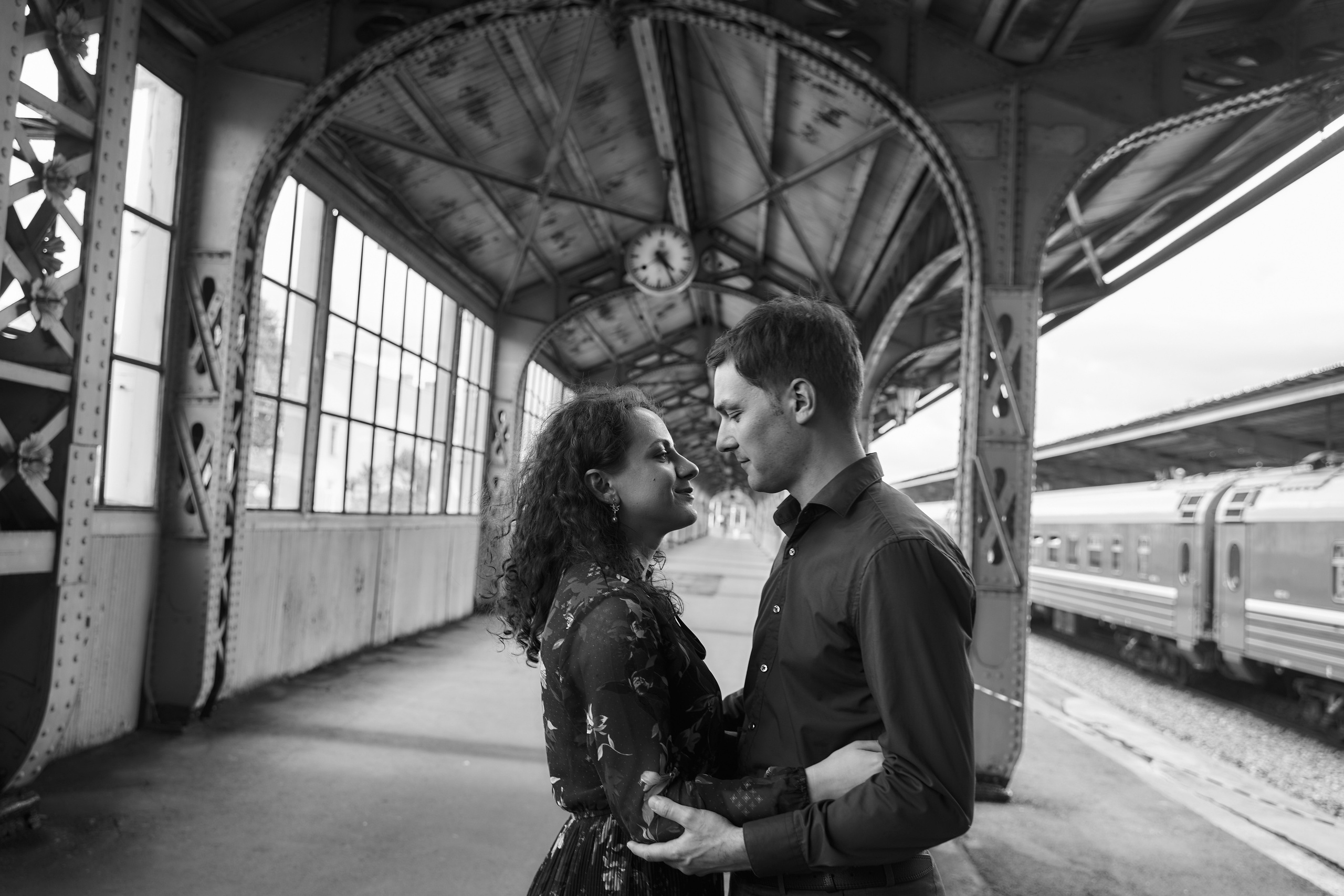 Фотосессия для двоих на Витебском вокзале. Свадебный и Репортажный фотограф в Санкт-Петербурге Дмитрий Бирцев