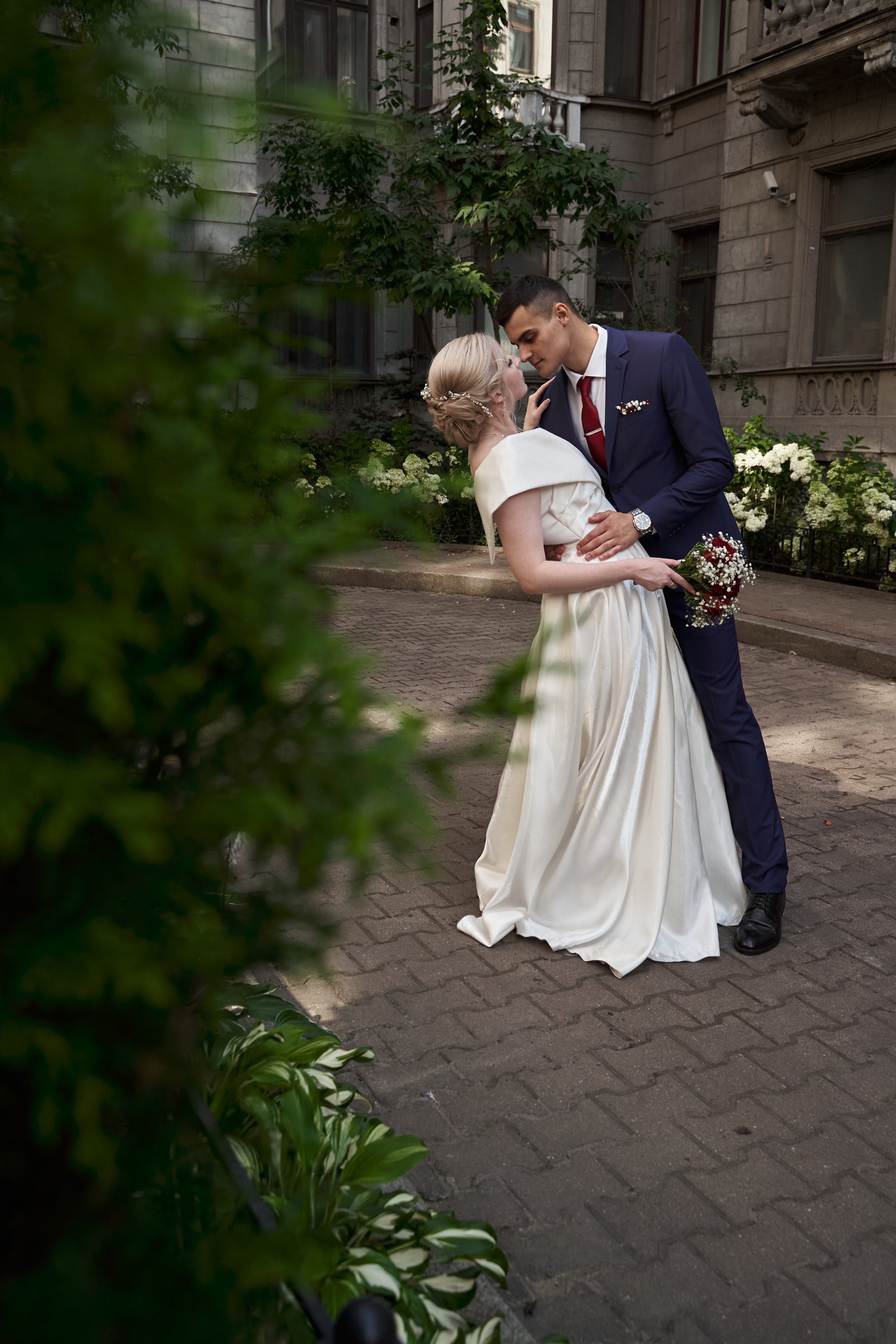 Свадебная прогулка на Петроградке. Свадебный и Репортажный фотограф в Санкт-Петербурге Дмитрий Бирцев