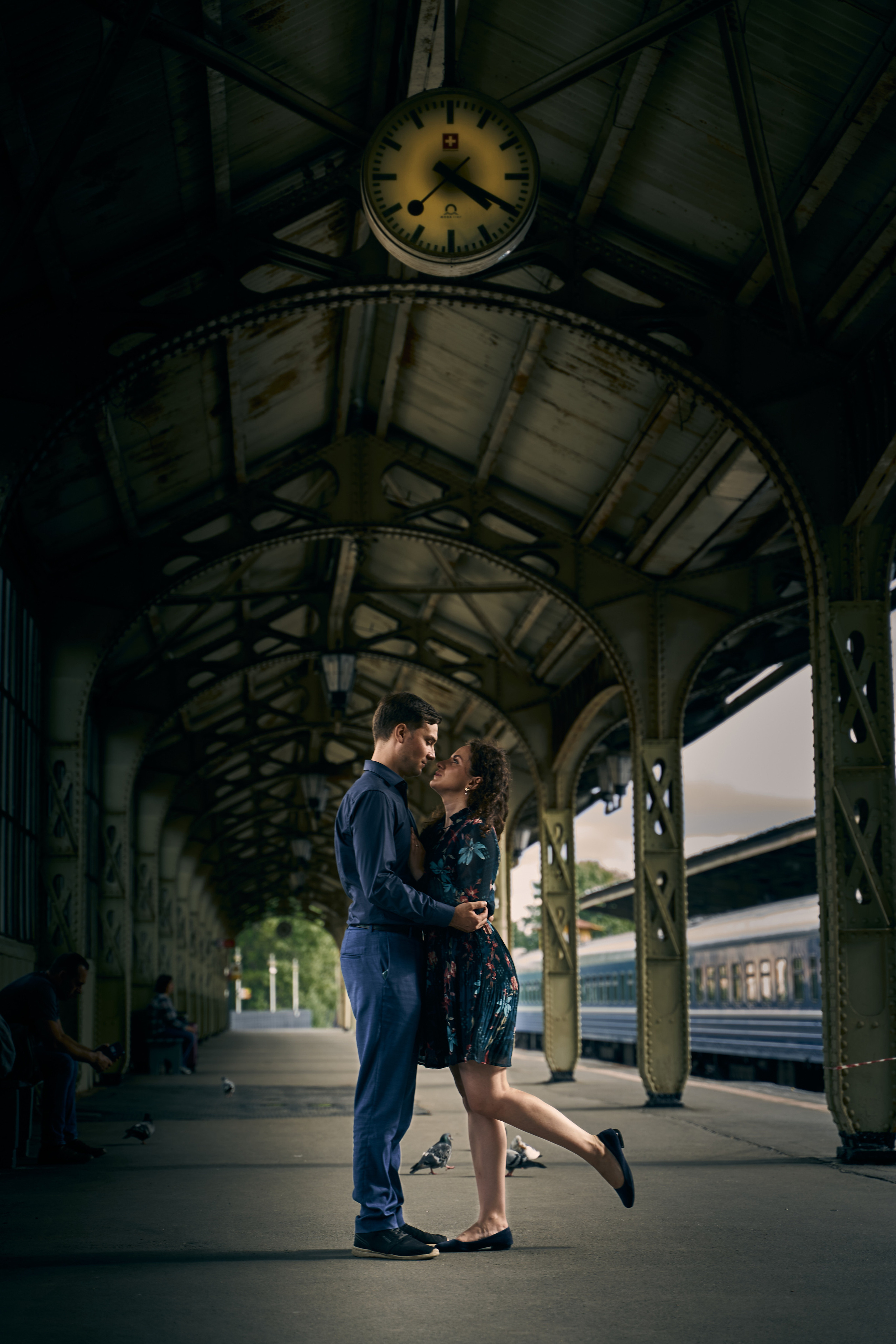 Фотосессия для двоих на Витебском вокзале. Свадебный и Репортажный фотограф в Санкт-Петербурге Дмитрий Бирцев