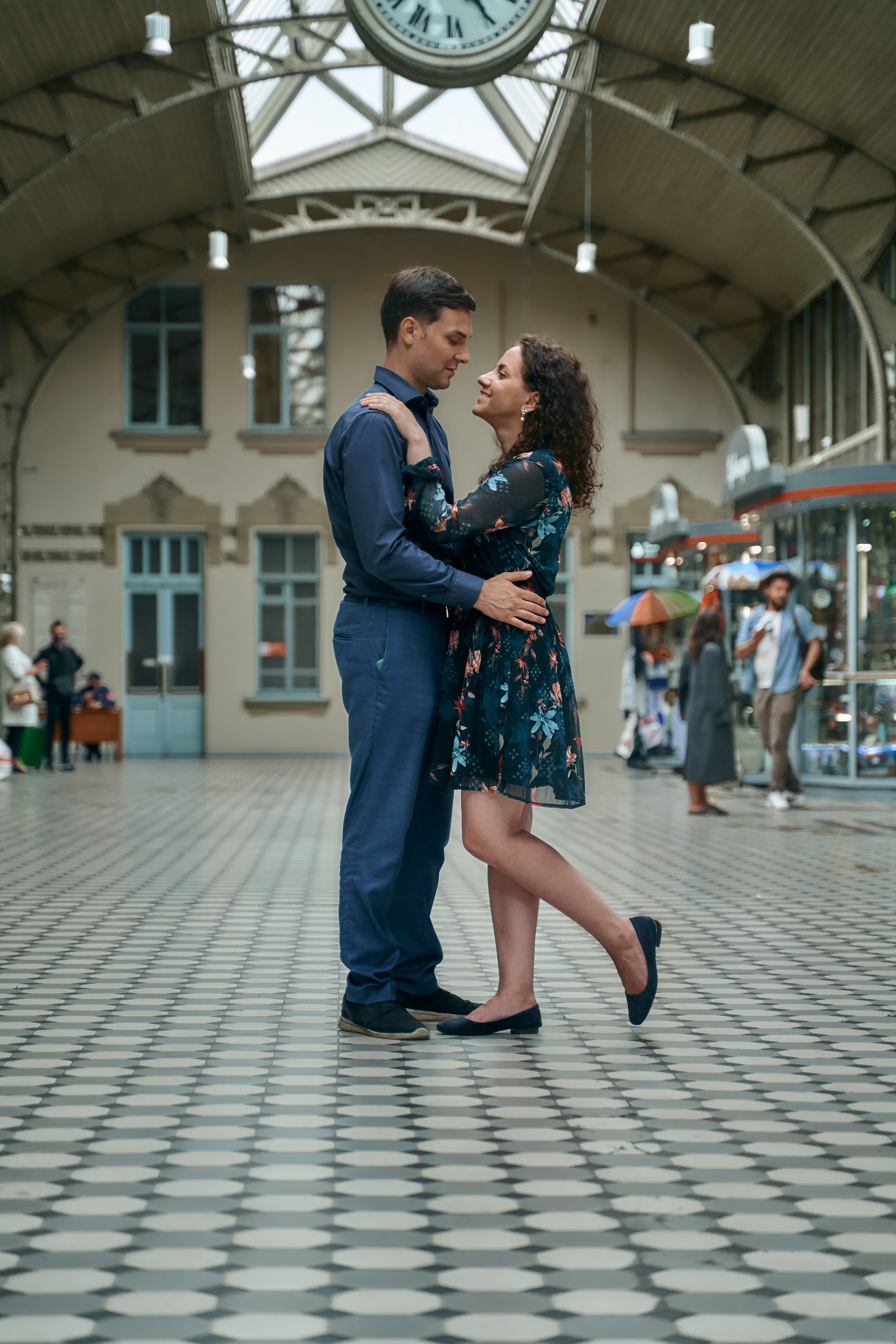 Фотосессия для двоих на Витебском вокзале. Свадебный и Репортажный фотограф в Санкт-Петербурге Дмитрий Бирцев