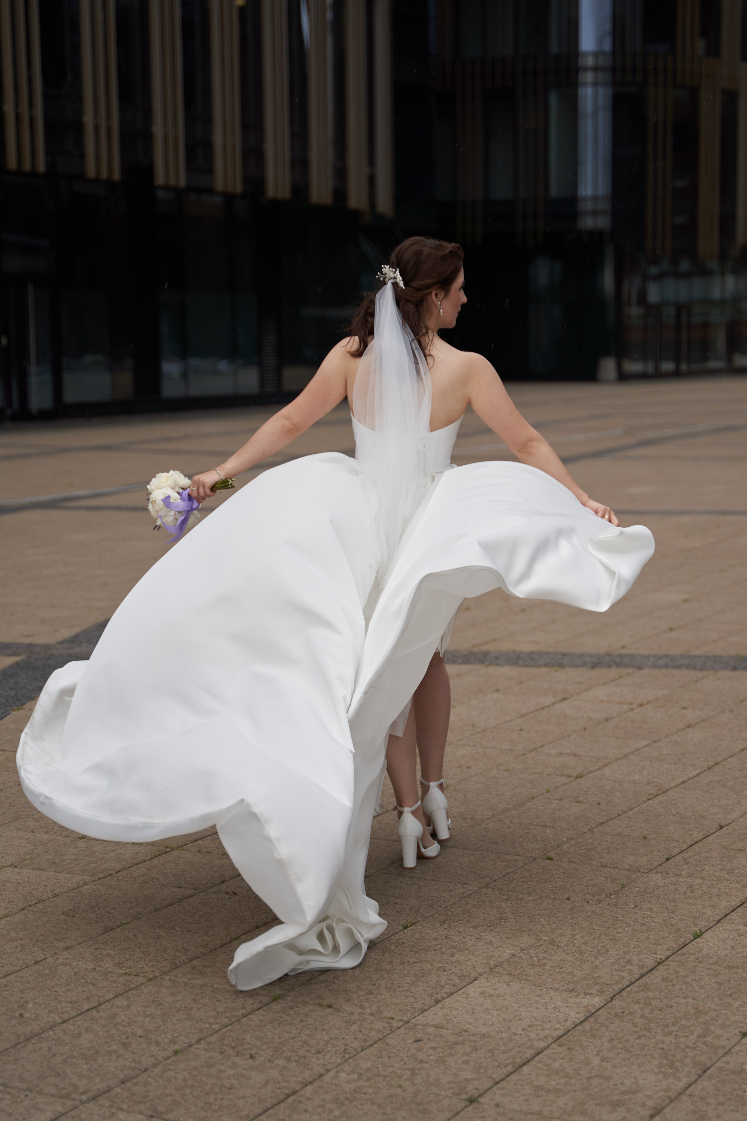 Свадебная фотосессия у Санкт-Петербург Плаза. Свадебный и Репортажный фотограф в Санкт-Петербурге Дмитрий Бирцев