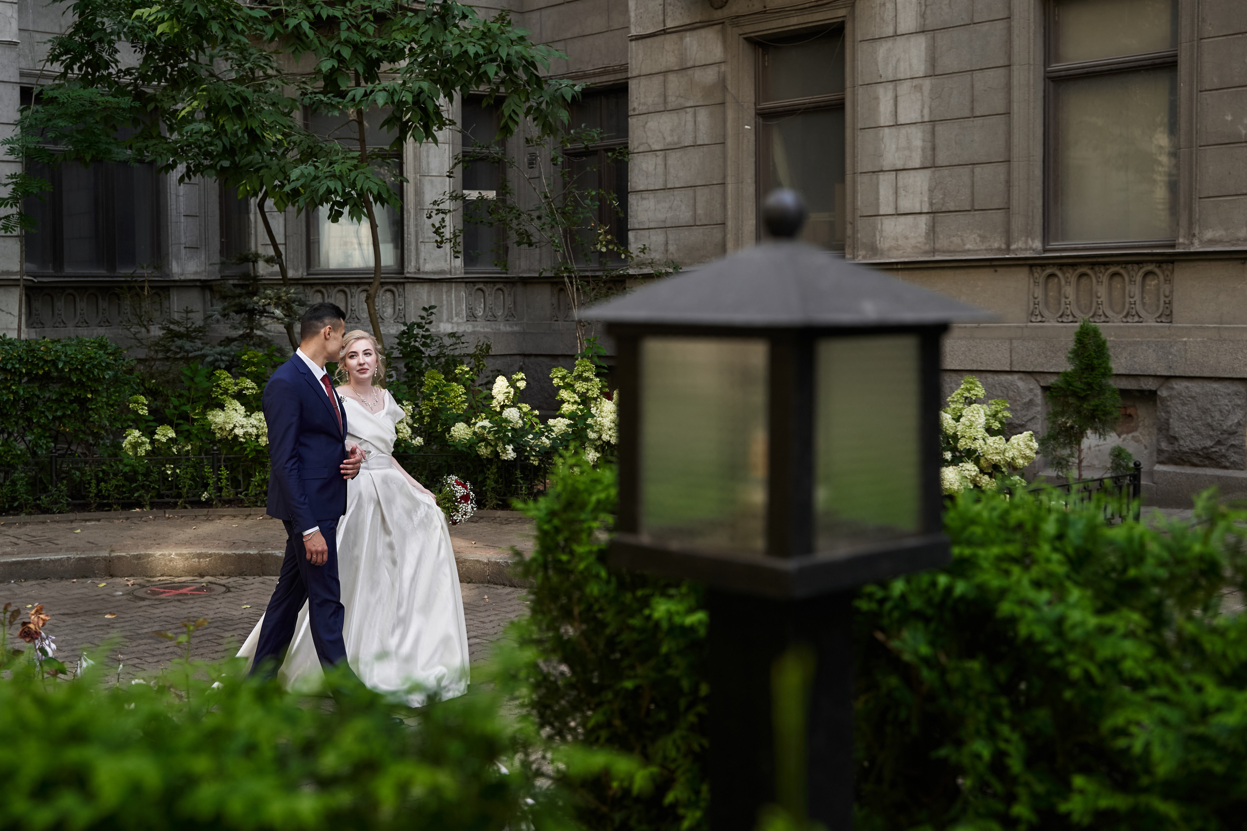 Свадебная прогулка на Петроградке. Свадебный и Репортажный фотограф в Санкт-Петербурге Дмитрий Бирцев
