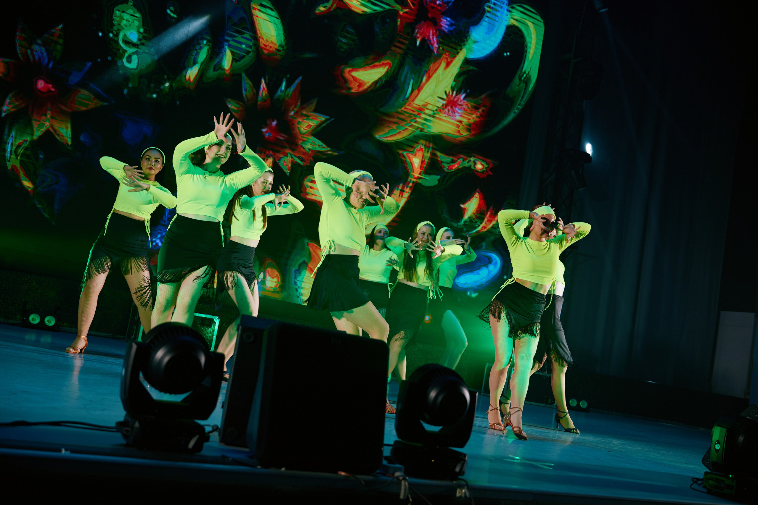 VIVA GLAM Отчетный концерт. Фотограф и видеограф в Кургане Леонид Корнильев