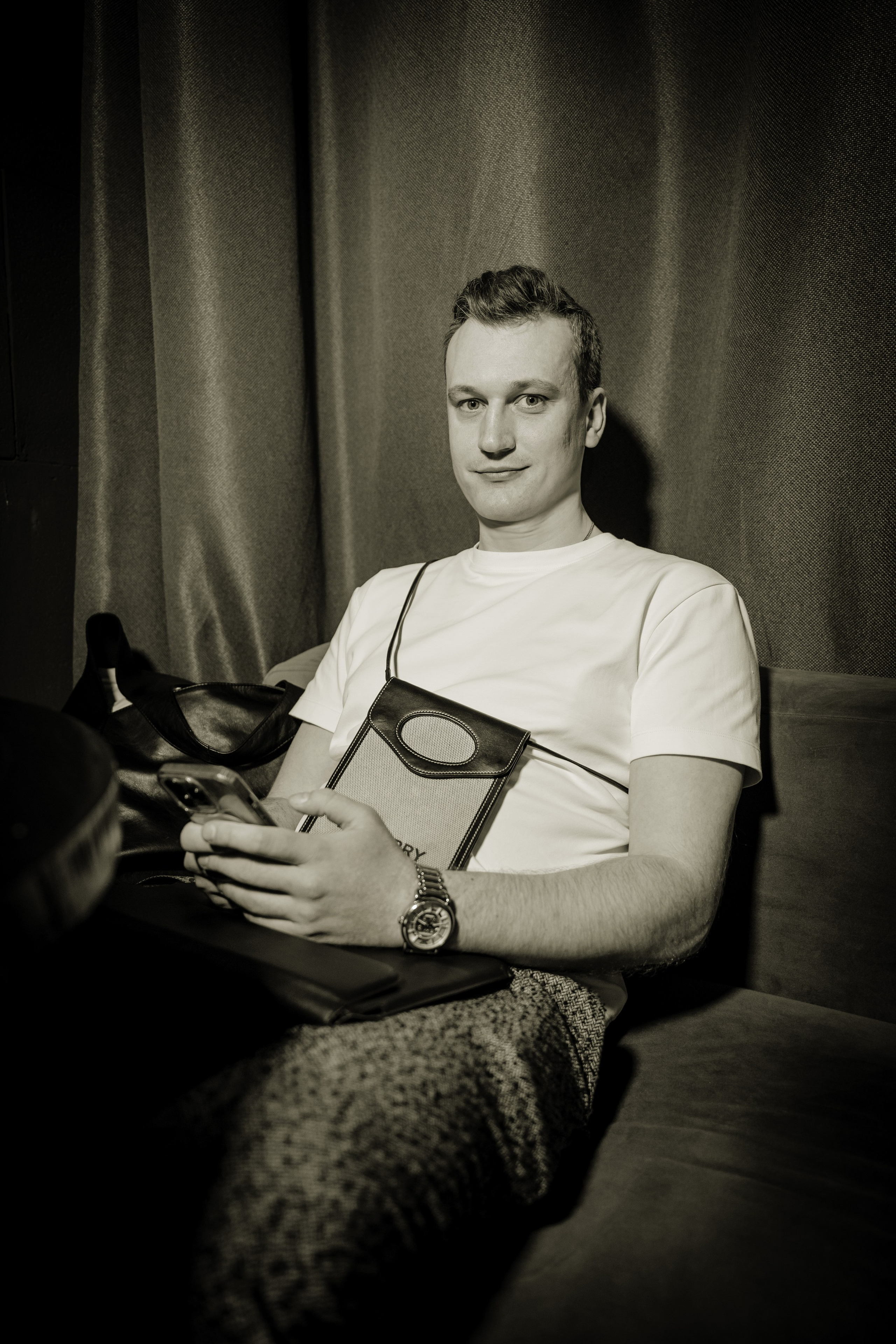 Вечеринка OSNOVATELI.LIVE репортажный фотограф Саша Дружинина. Репортажный фотограф в Москве Саша Дружинина