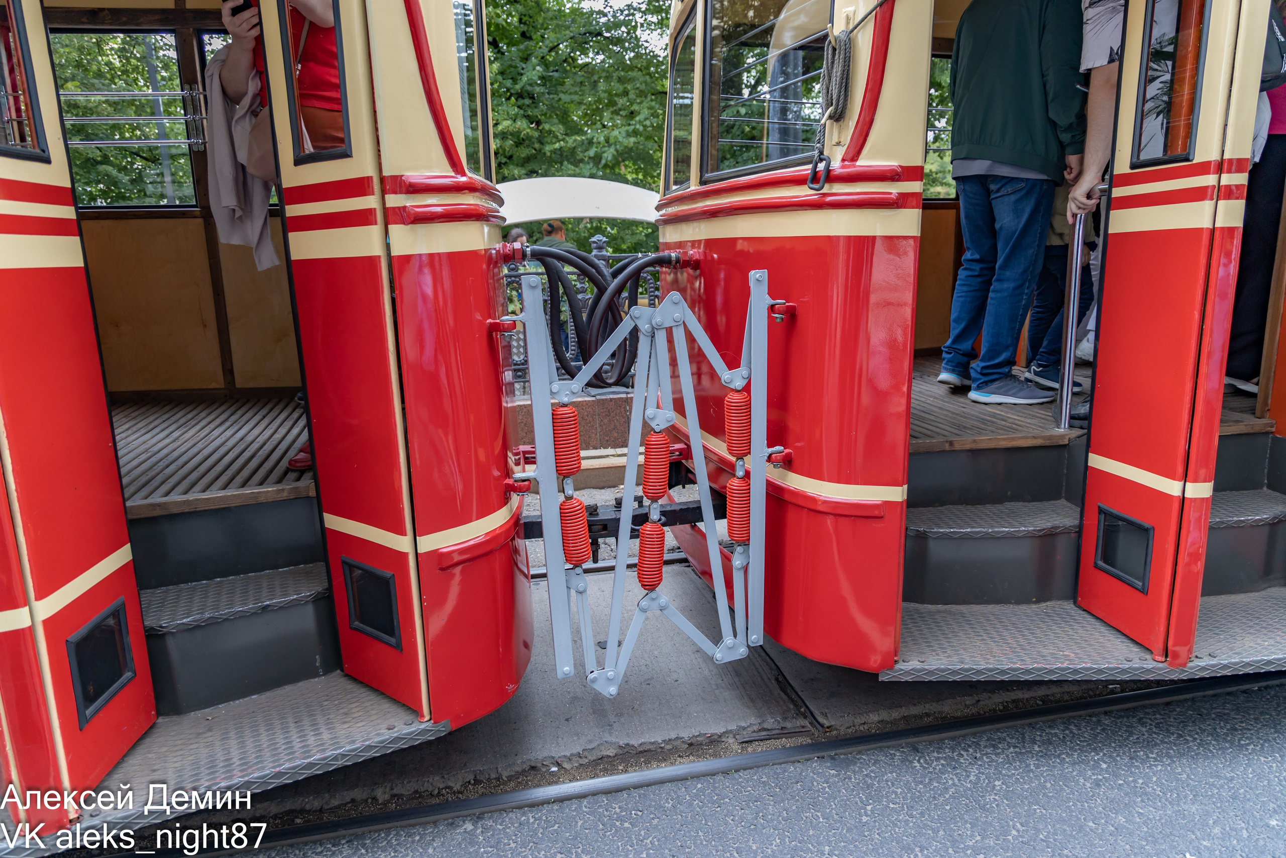 Ретро парад трамваем Москва 2023. Репортажный, семейный и студийный фотограф в Москве Демин Алексей