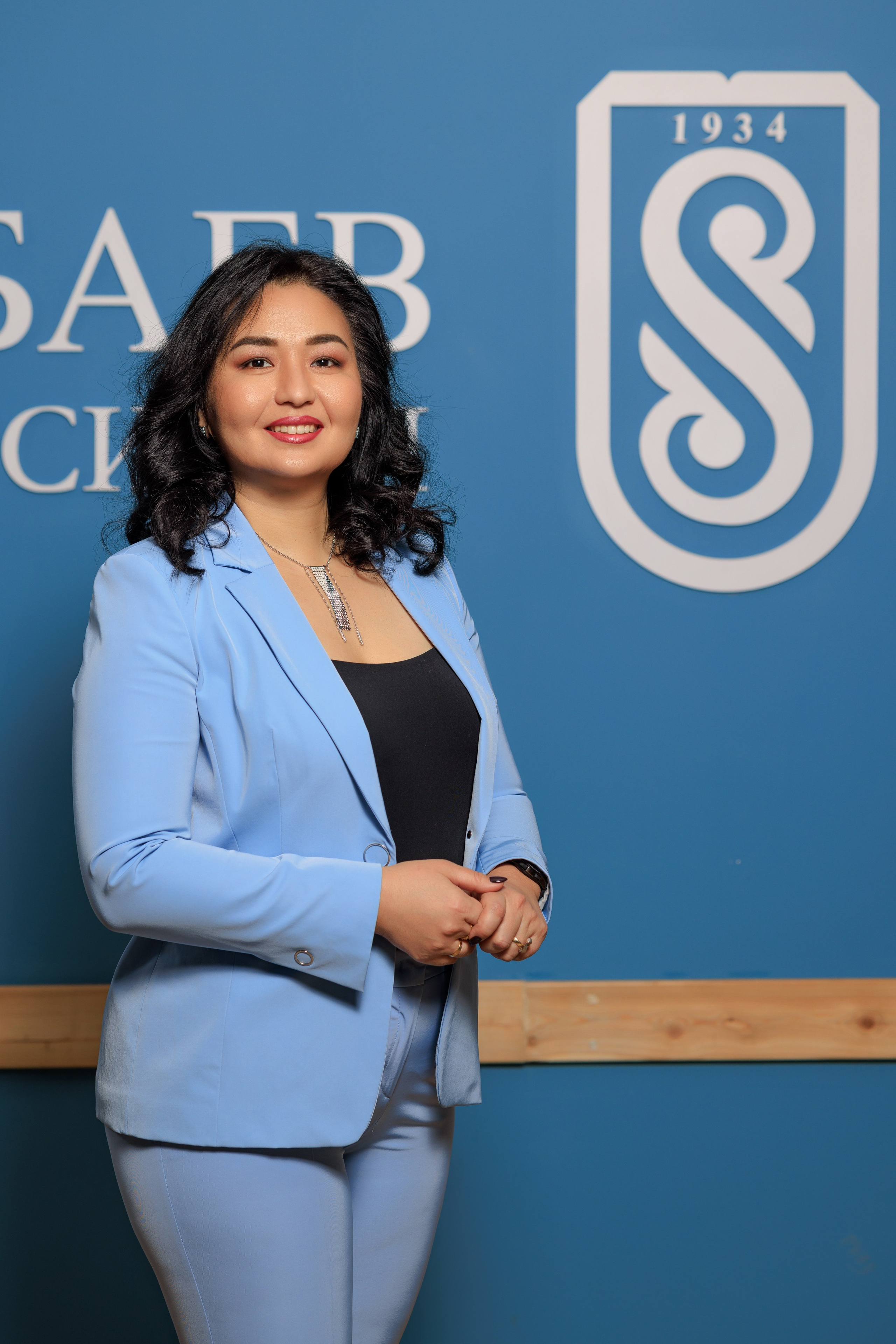 Бизнес-фотограф в Алматы — корпоративные съёмки, деловые портреты и репортажи. Профессиональный фотограф в Алматы