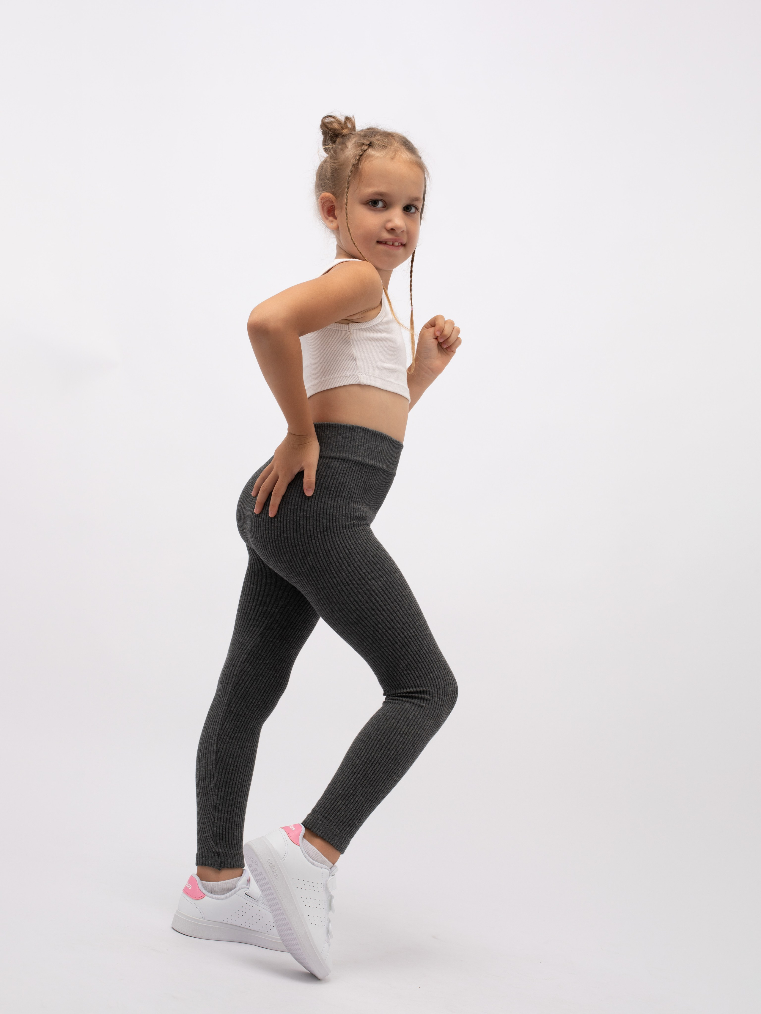 Детские лосины. Фотостудия предметной и модельной съёмки для маркетплейсов