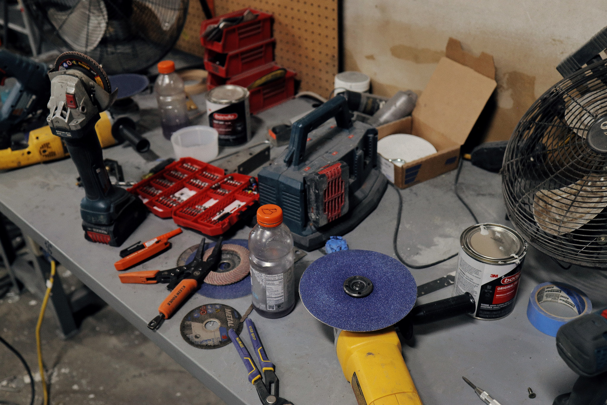 Schiller Hardware | Louisville, Kentucky. POLINA MÔMOT