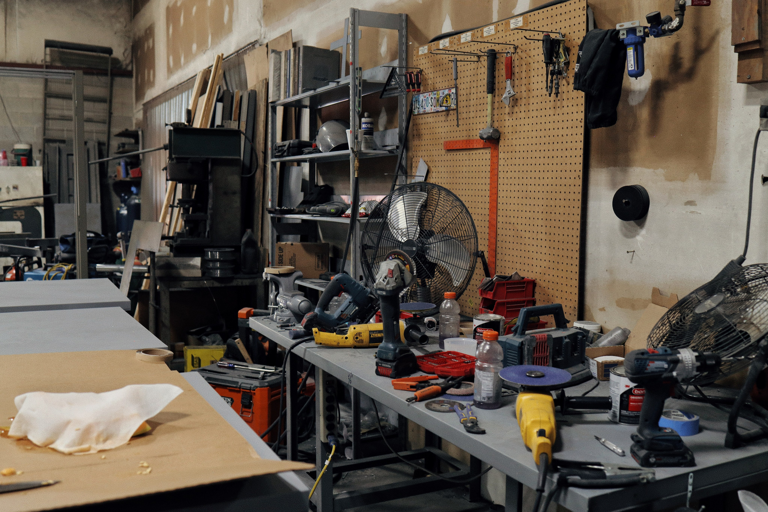 Schiller Hardware | Louisville, Kentucky. POLINA MÔMOT