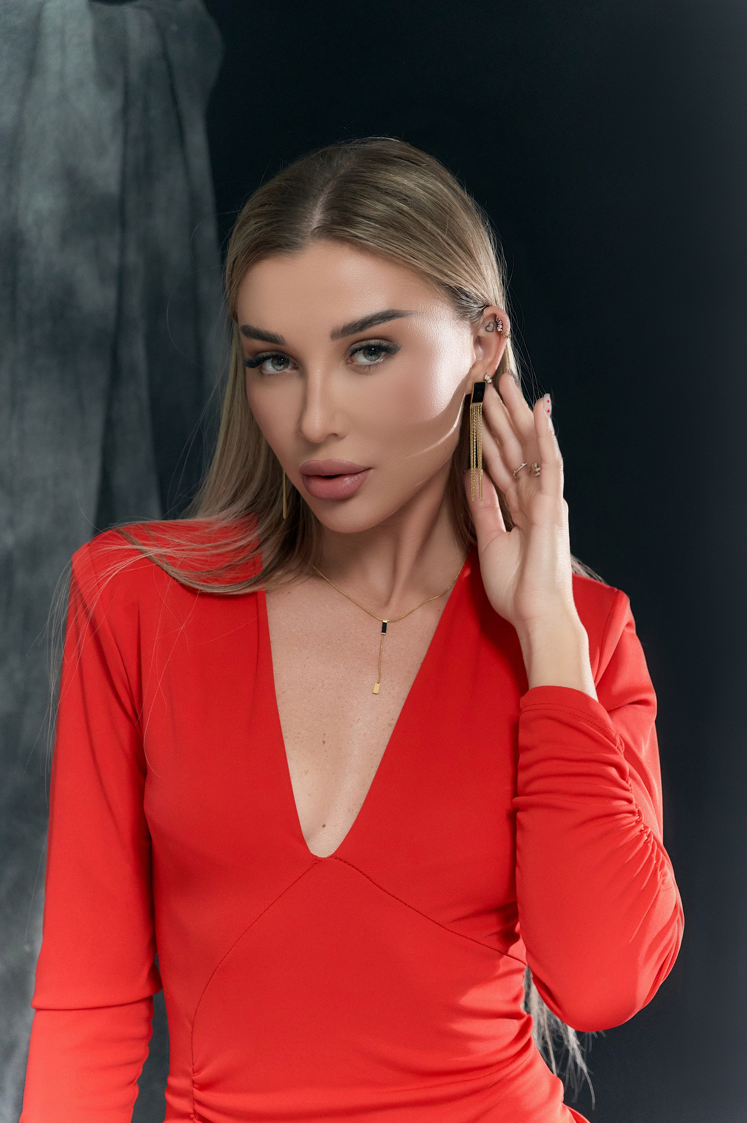 Примеры фото для выпускных альбомов в Новосибирске в 2026 году. Выпускные альбомы под ключ в Новосибирске