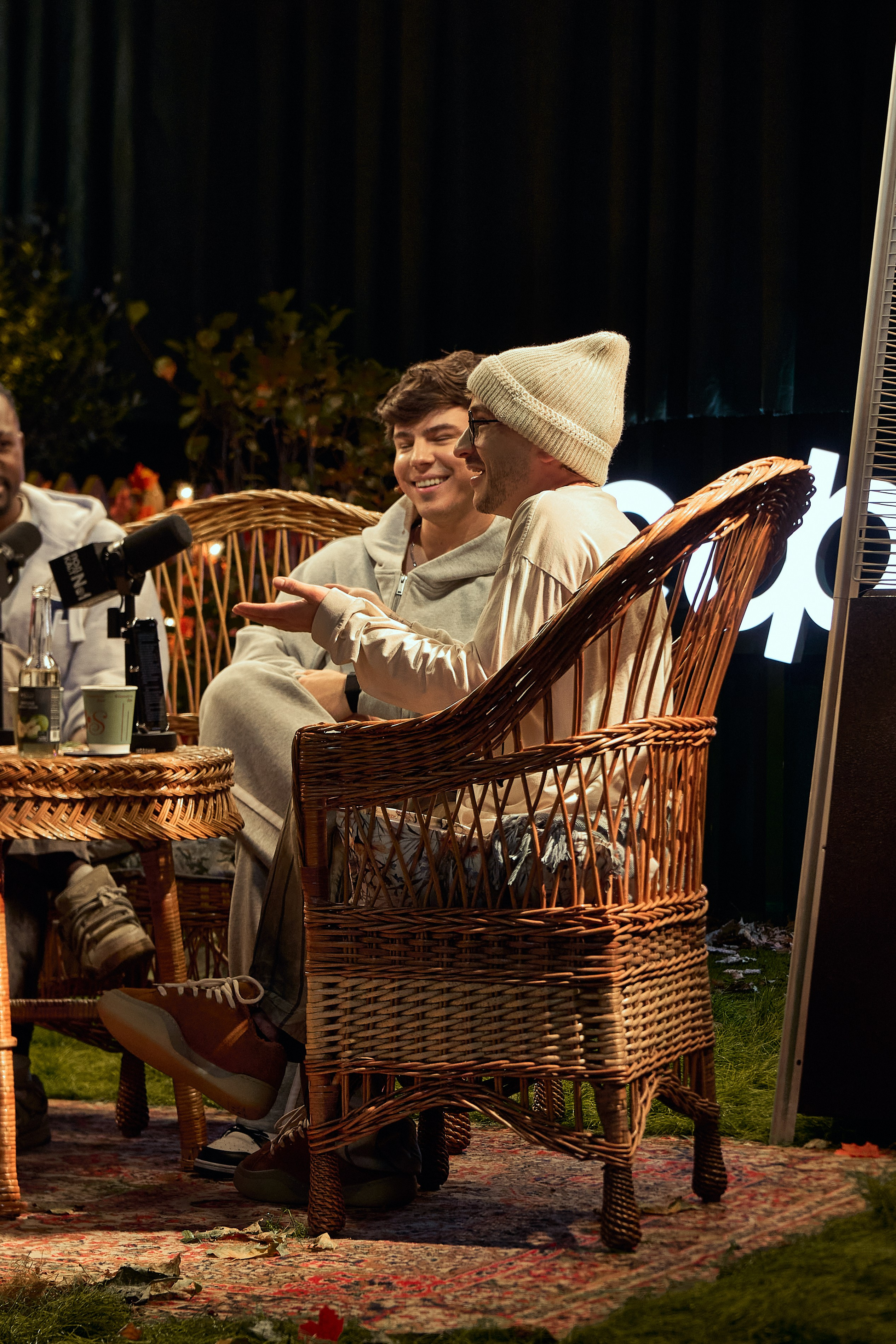 Бэстейдж «Летний подкаст № 1». Главная