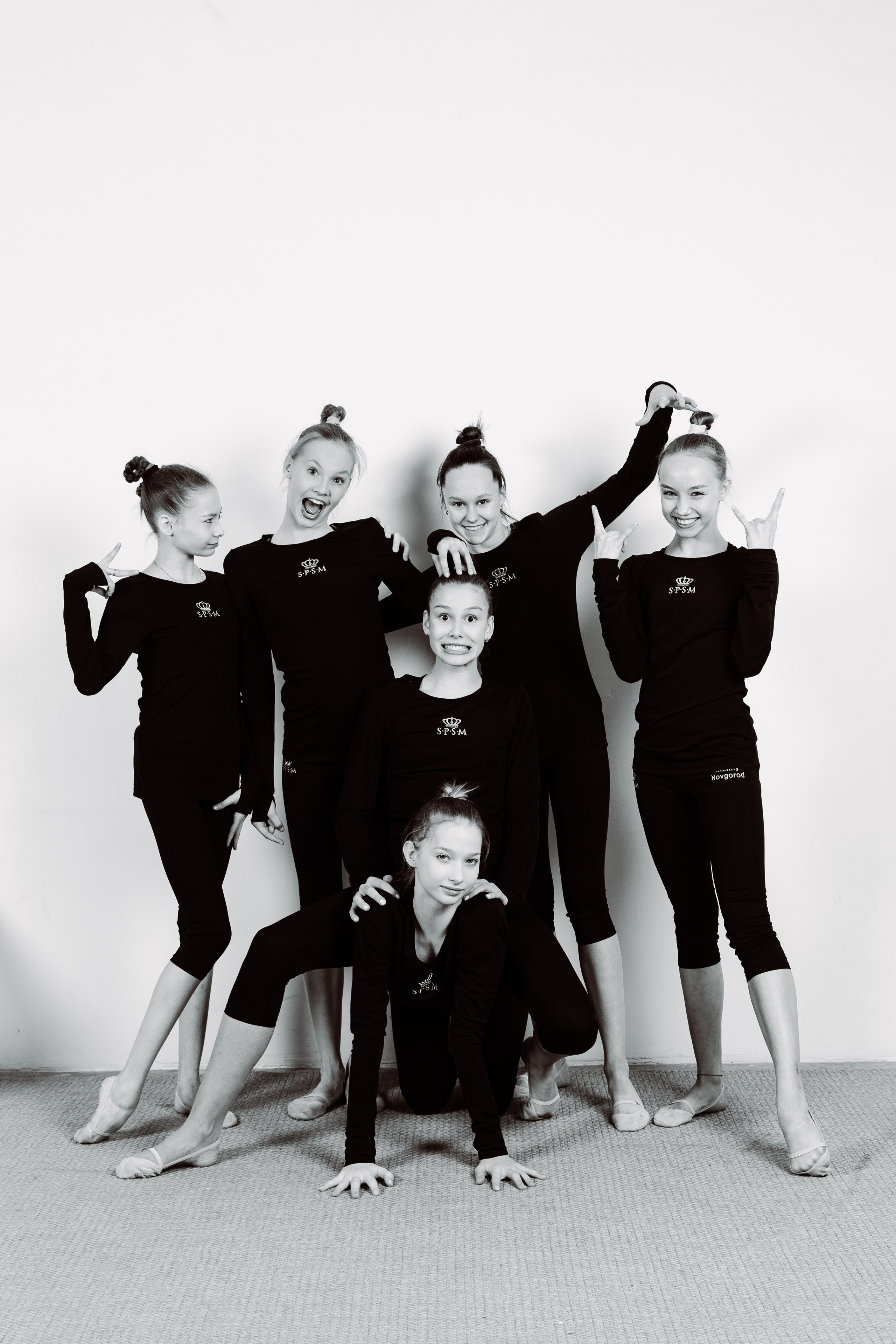 Фотографии Спортсменок в студии. Гимнастки сборной России фото. Групповое фото в Нижнем Новгороде.