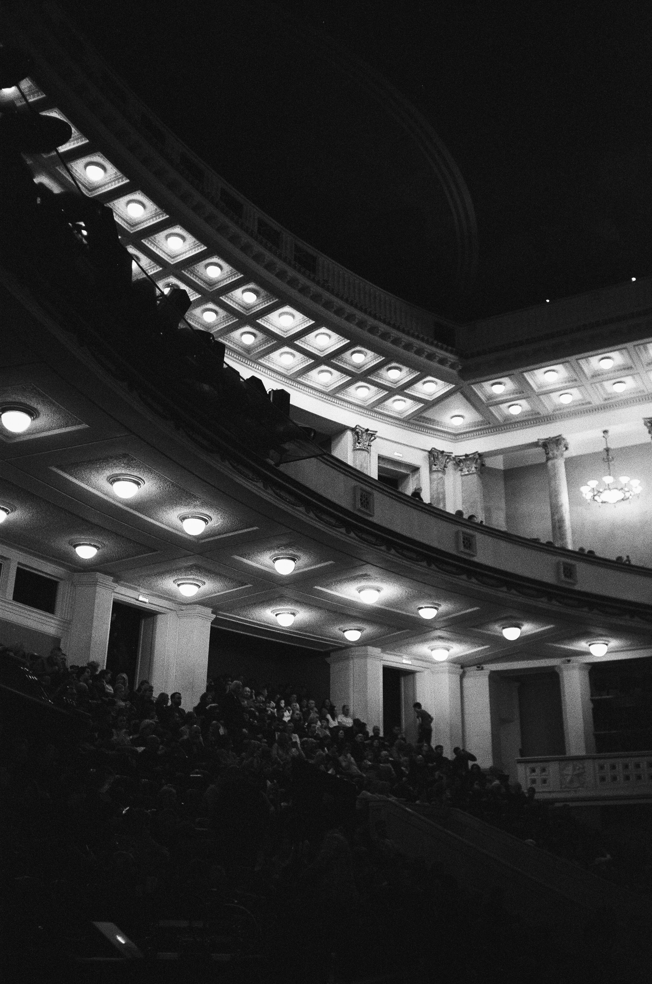 Chinon Auto 3001 / Ilford Pan 400 / Театр Моссовета, Театр Российской