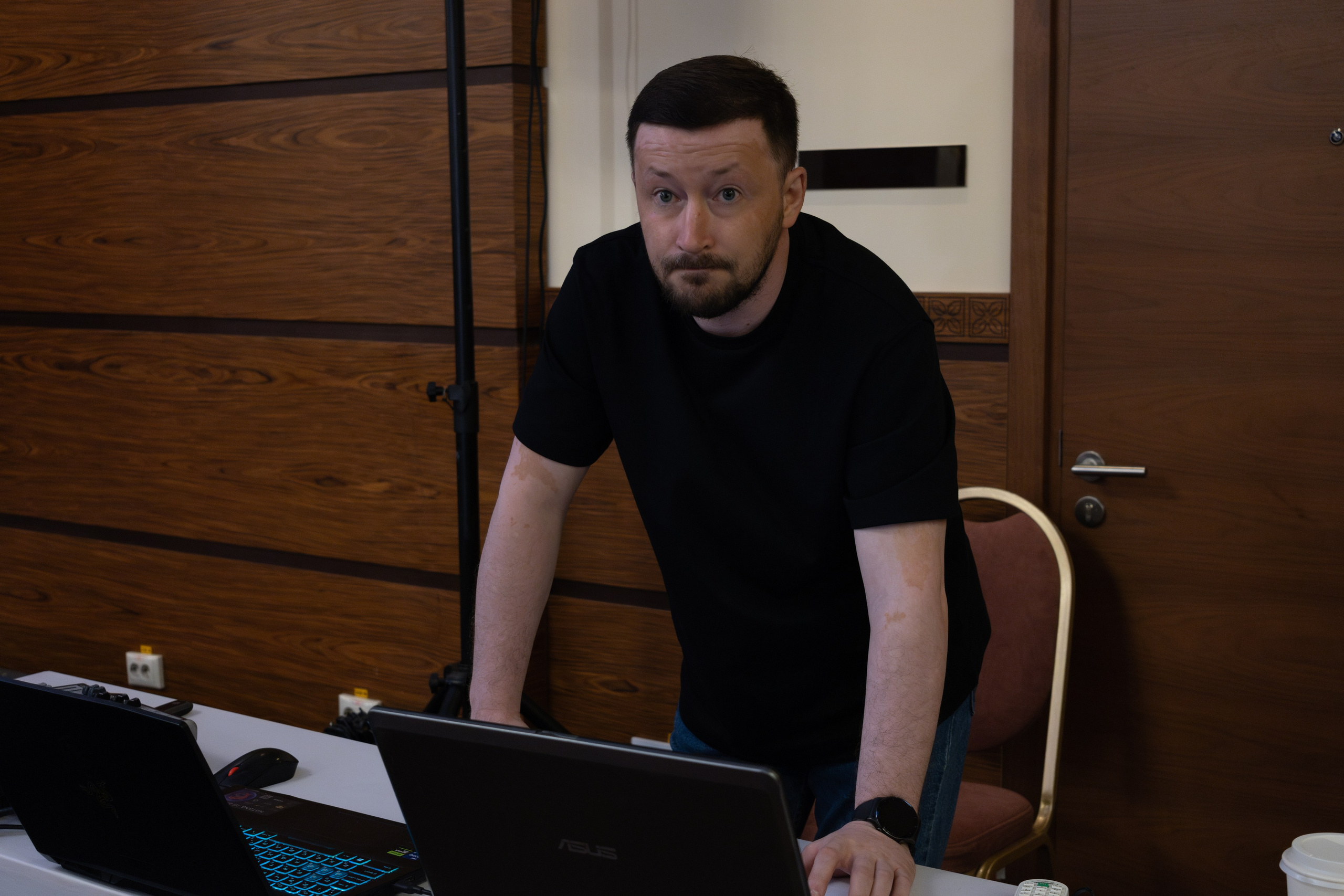 Всероссийский PR-SAMMIT. Фотограф Красноярск съемки лавстори, фотосессия в студии, портретная съемка, творческие фотосессии