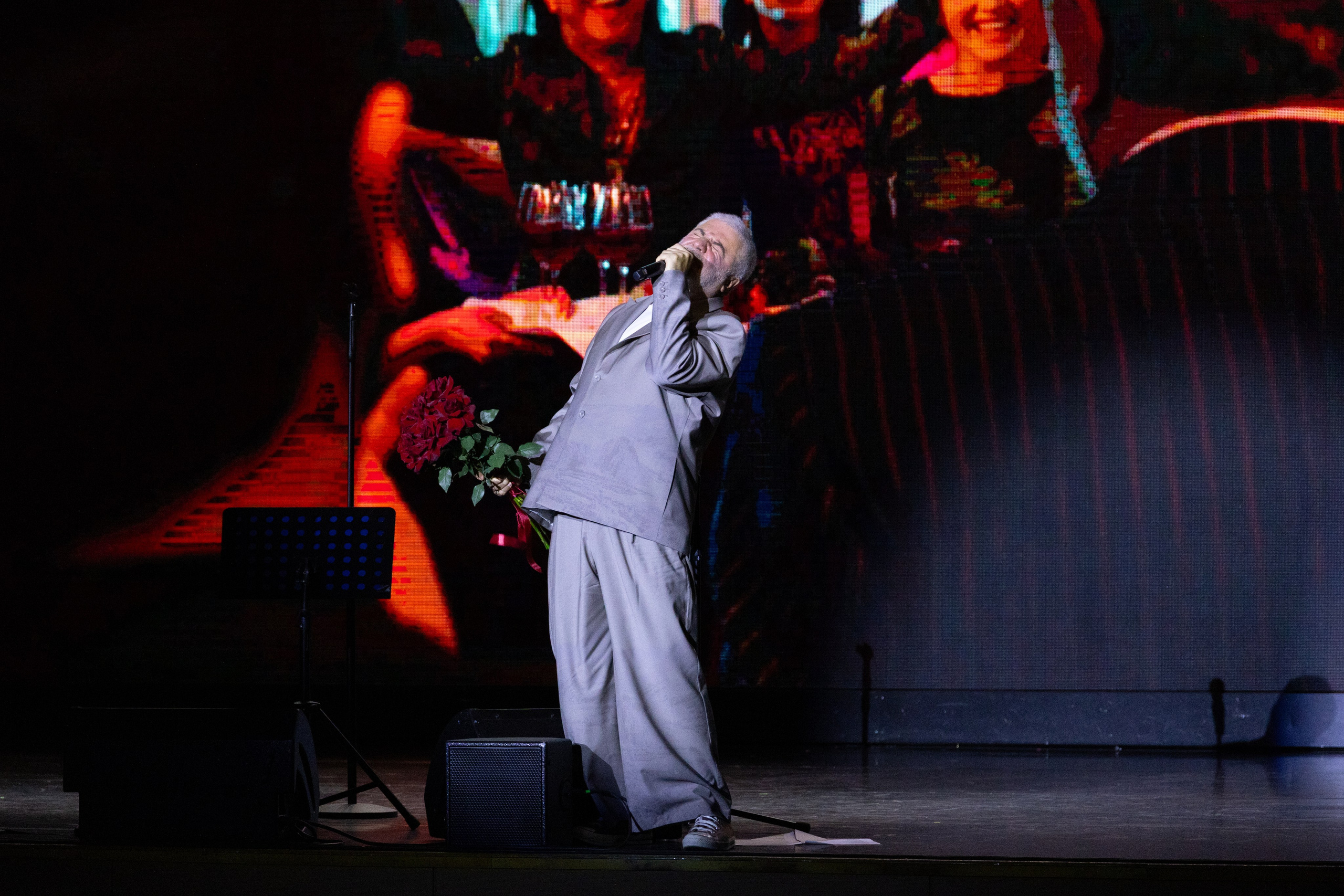 Сосо Павлиашвили КРАСНОЯРСК. Фотограф Красноярск съемки лавстори, фотосессия в студии, портретная съемка, творческие фотосессии