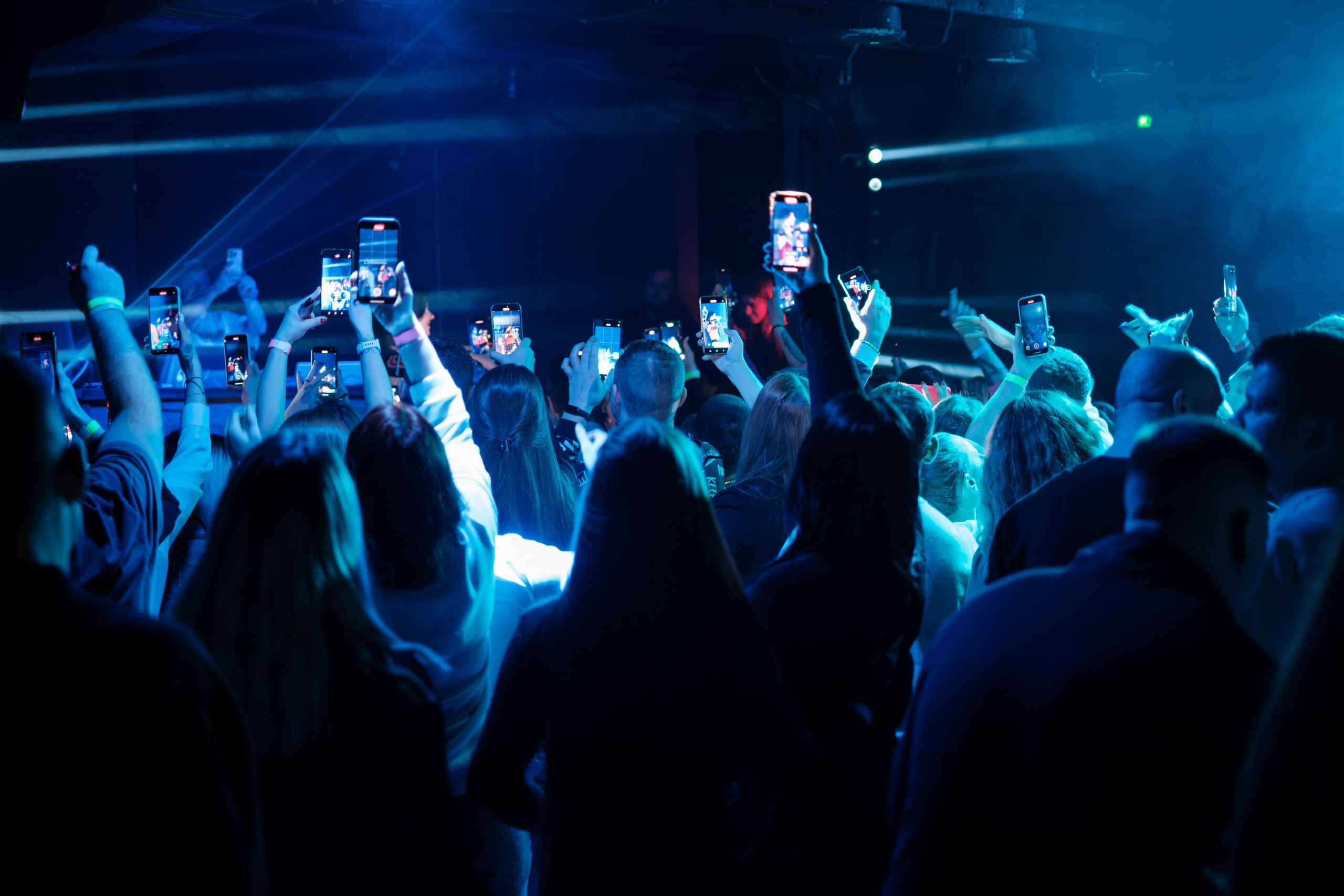 Вечеринка в клубе «Сова». Концерт группы «Инфинити». Профессиональный фотограф в Москве и МО Денис Кулешов