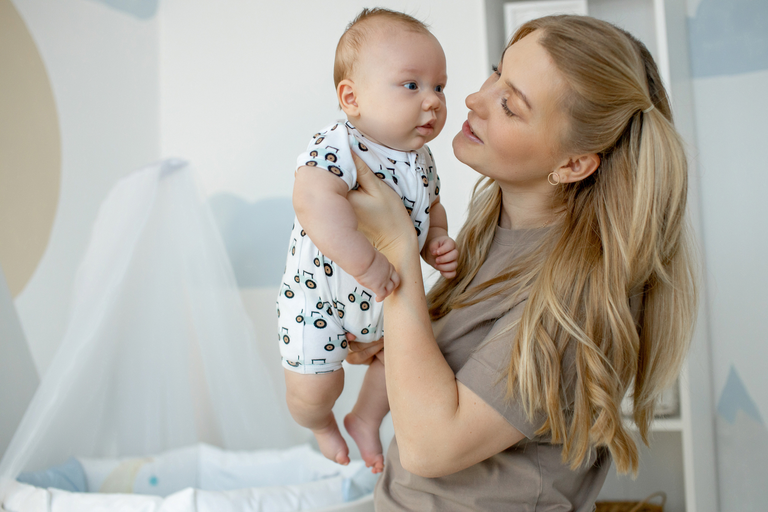 Контент для магазина детской мебели. Фотограф, видеограф