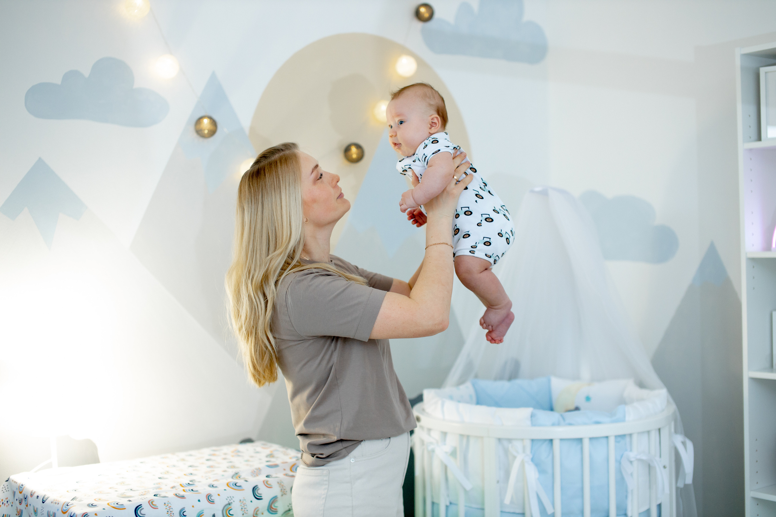 Контент для магазина детской мебели. Фотограф, видеограф