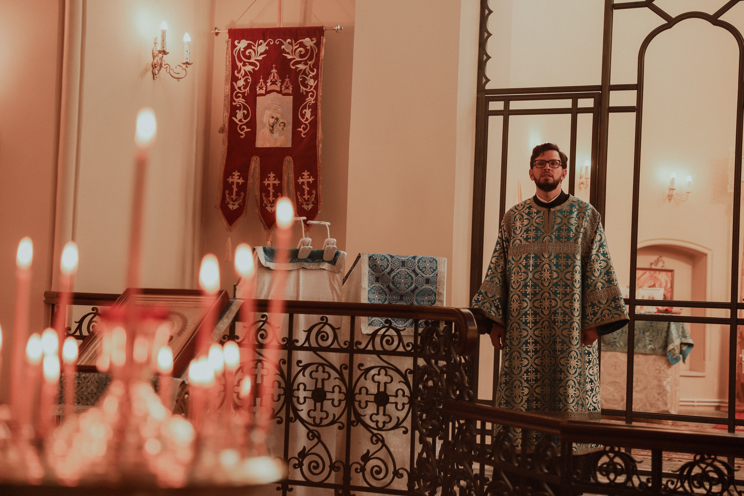 Служба в церкви