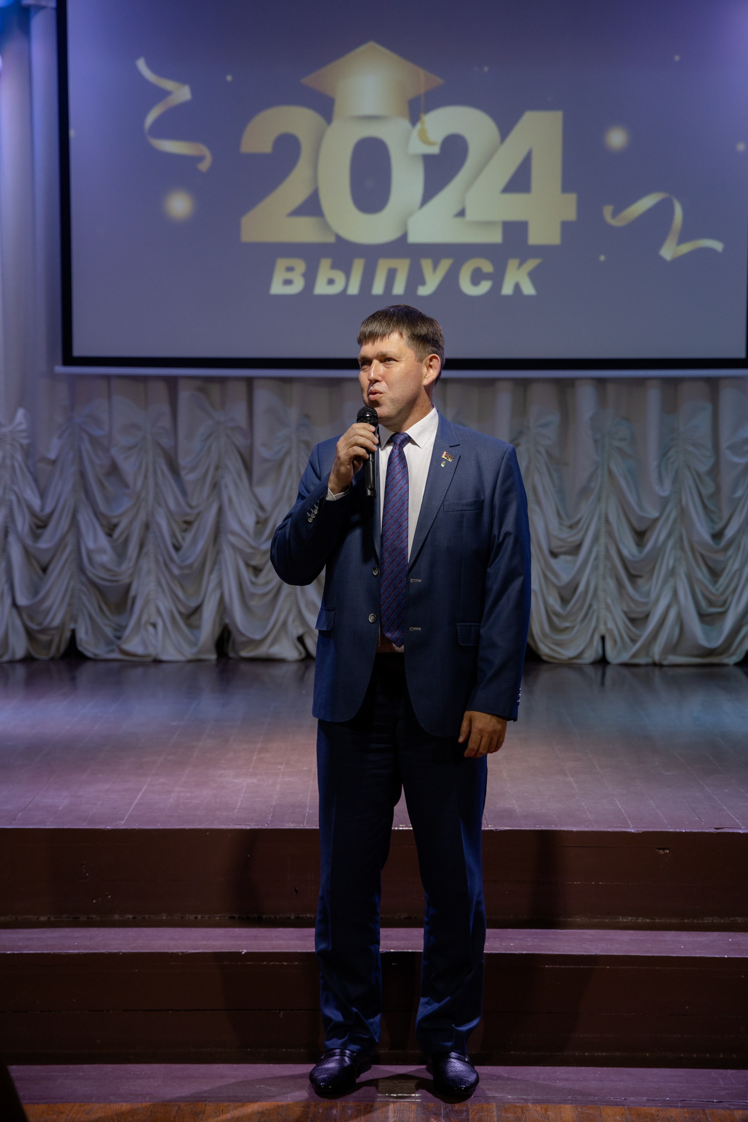 Школьный выпускной 2024 год в Соколе (Минск). Свадебный фотограф в Минске/Беларуси Сергей Спиридонов