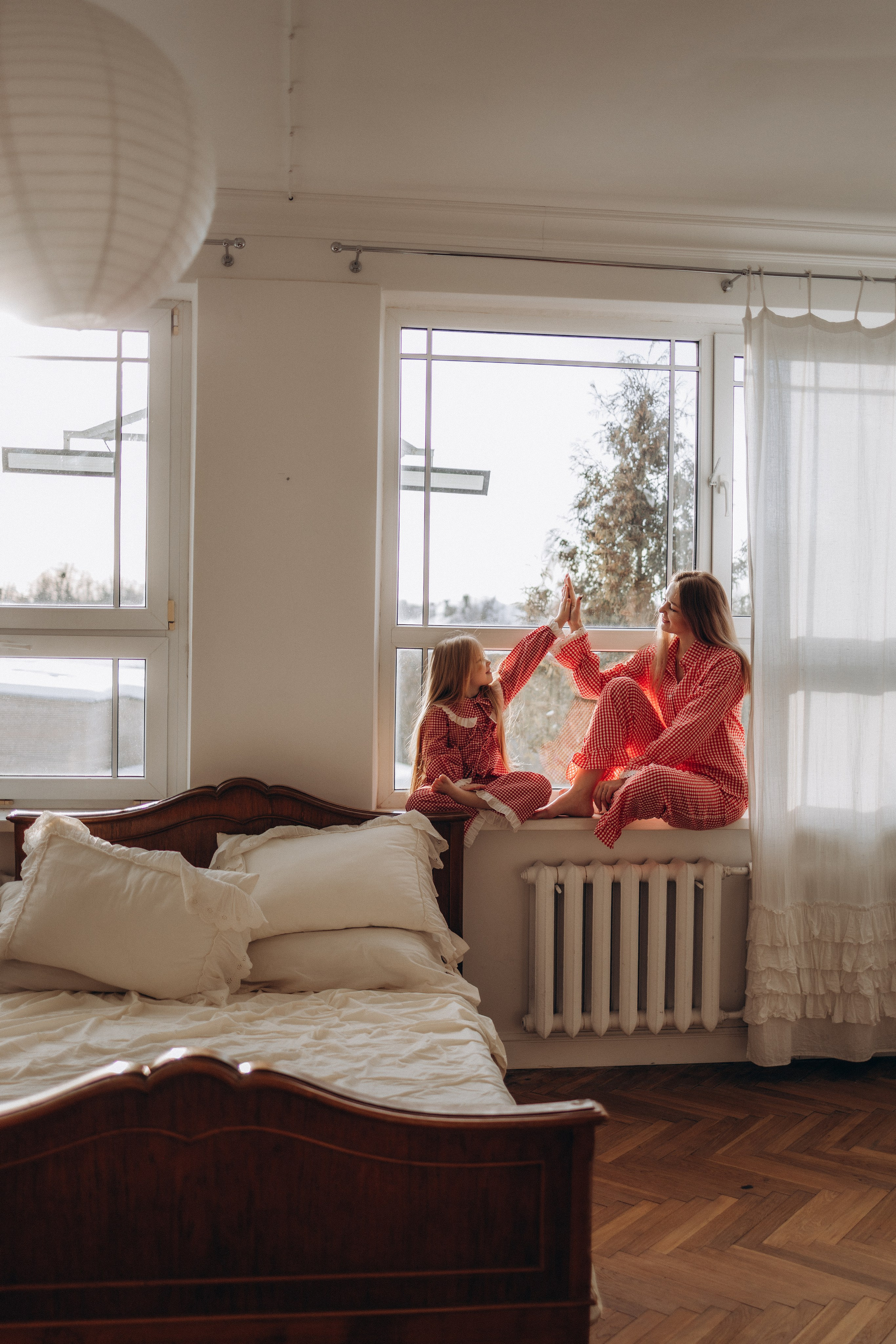 Та самая милая фотосессия мамы и доченьки в студии (февраль, 2026г), г. Обнинск (Калужская обл.). Надежда Стар семейный и церковный фотограф в Жукове и Калужской области