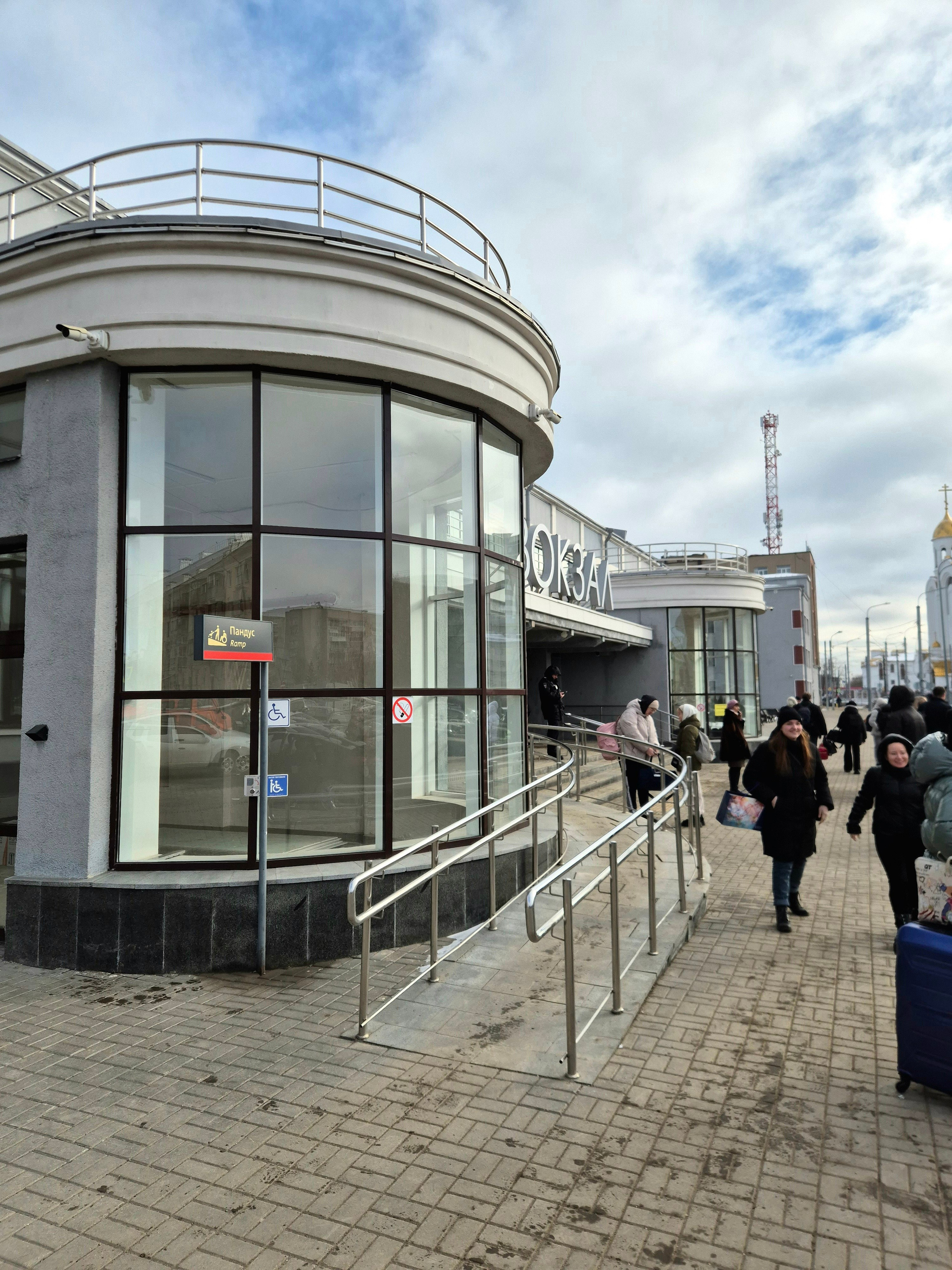 Одно из известных построек авангарда в Иваново - вокзал