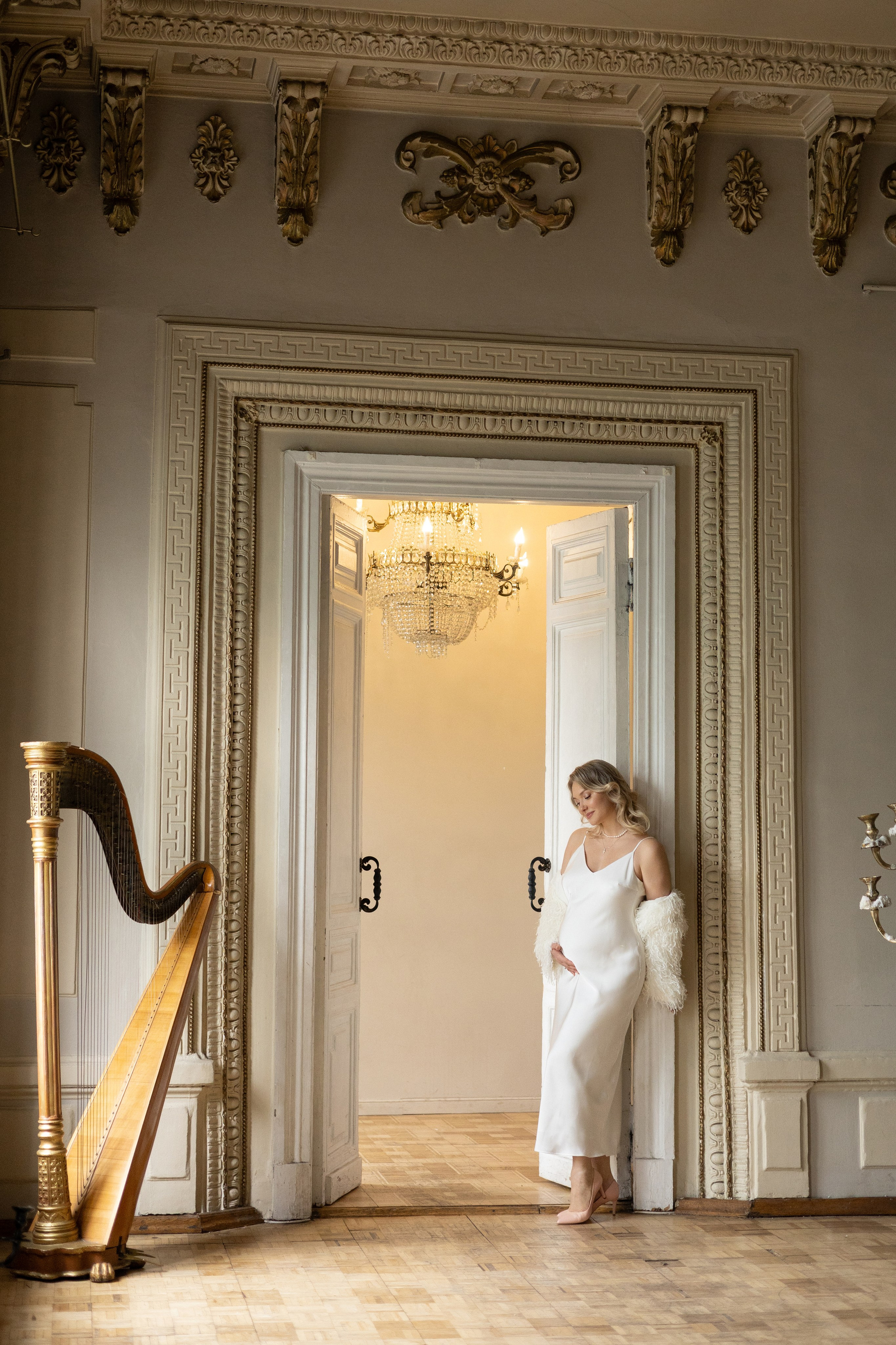 Ильяс и Юнна в историческом особняке. Семейный фотограф в Москве Марина Петра