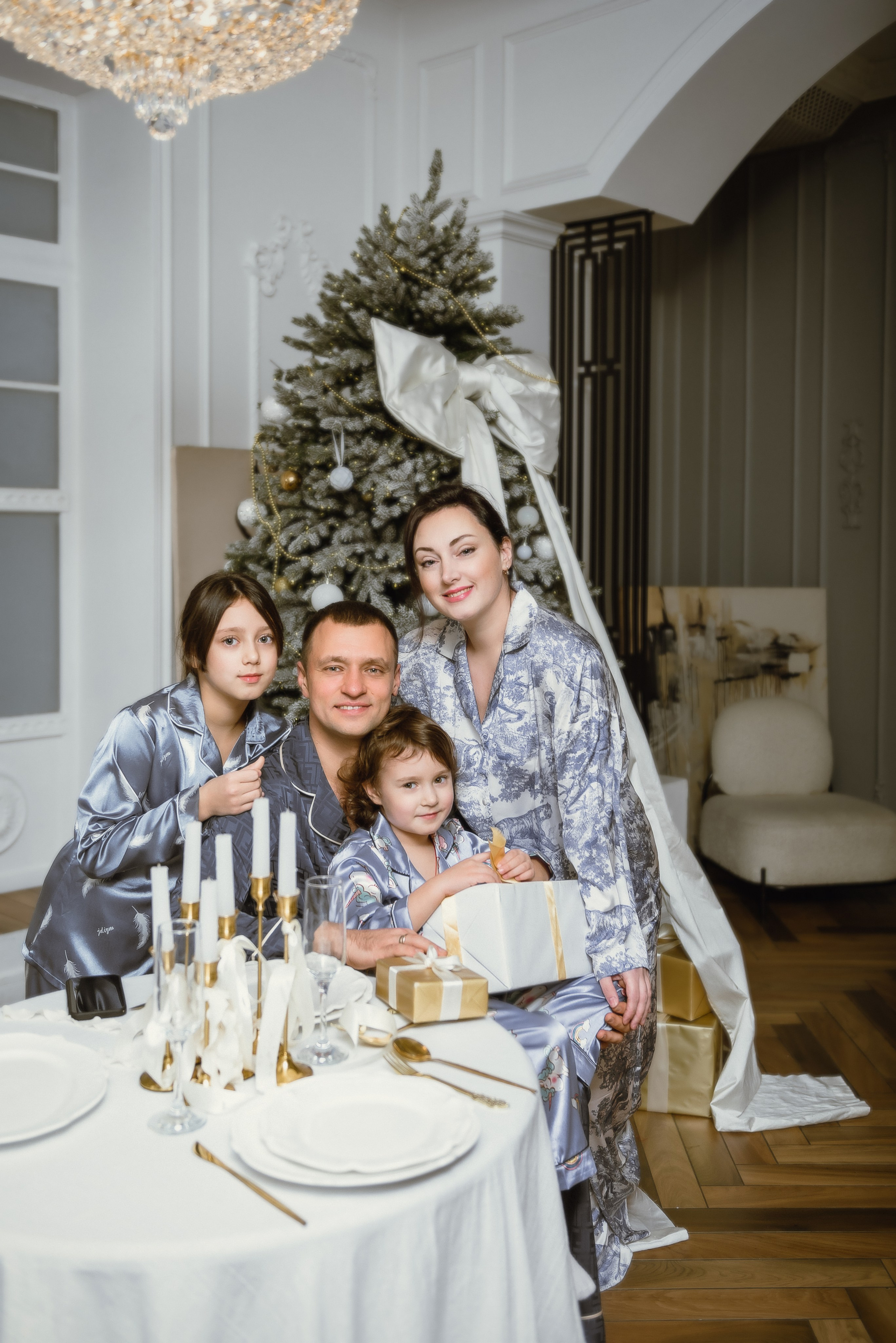 Семейная новогодняя 4 человека. КОНТЕНТ | БРЕНД фотограф Санкт-Петербург — Жанна Олтаржевская