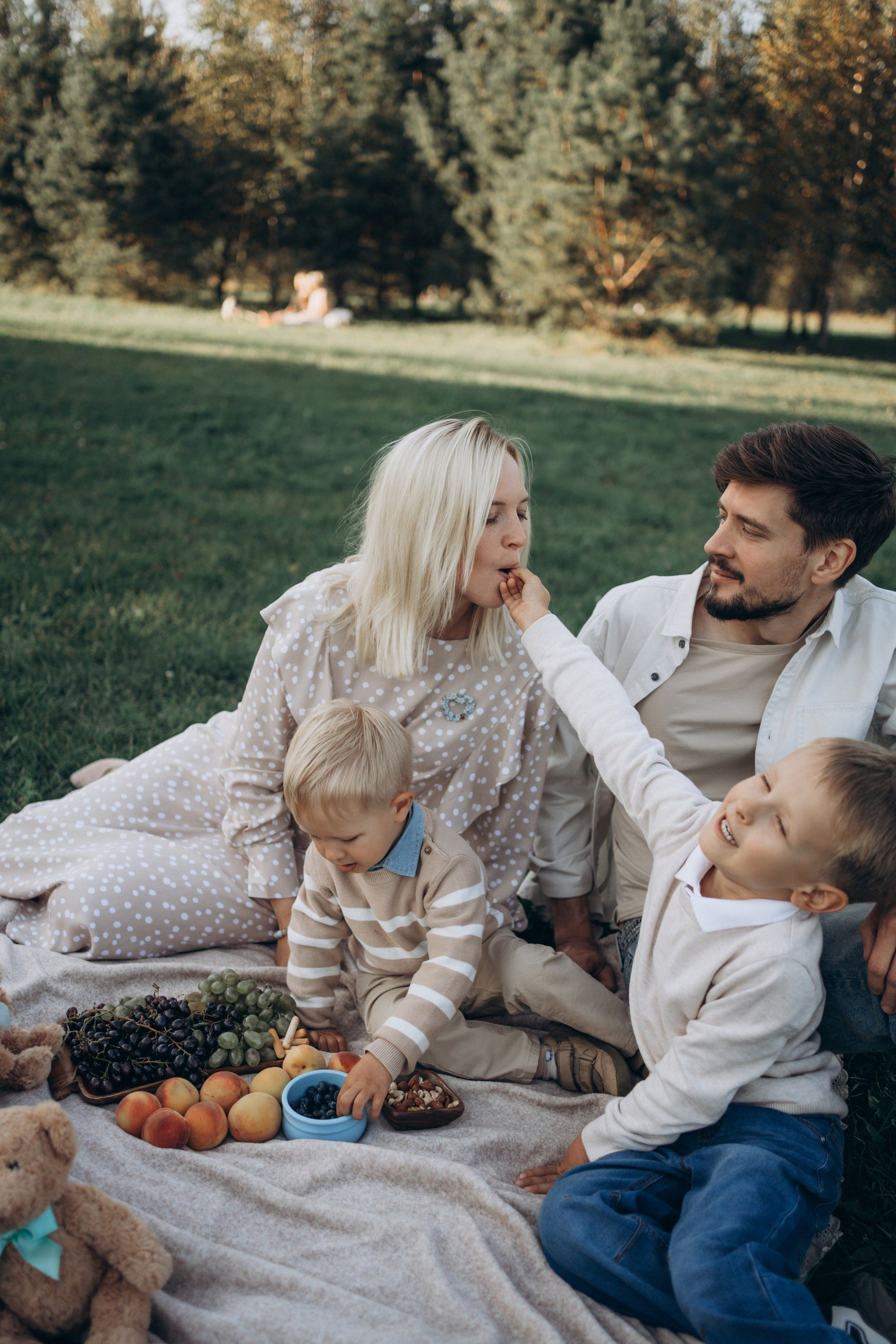 Прогулка в парке. Фотограф новорожденных и малышей до года в Москве Анастасия Соколова