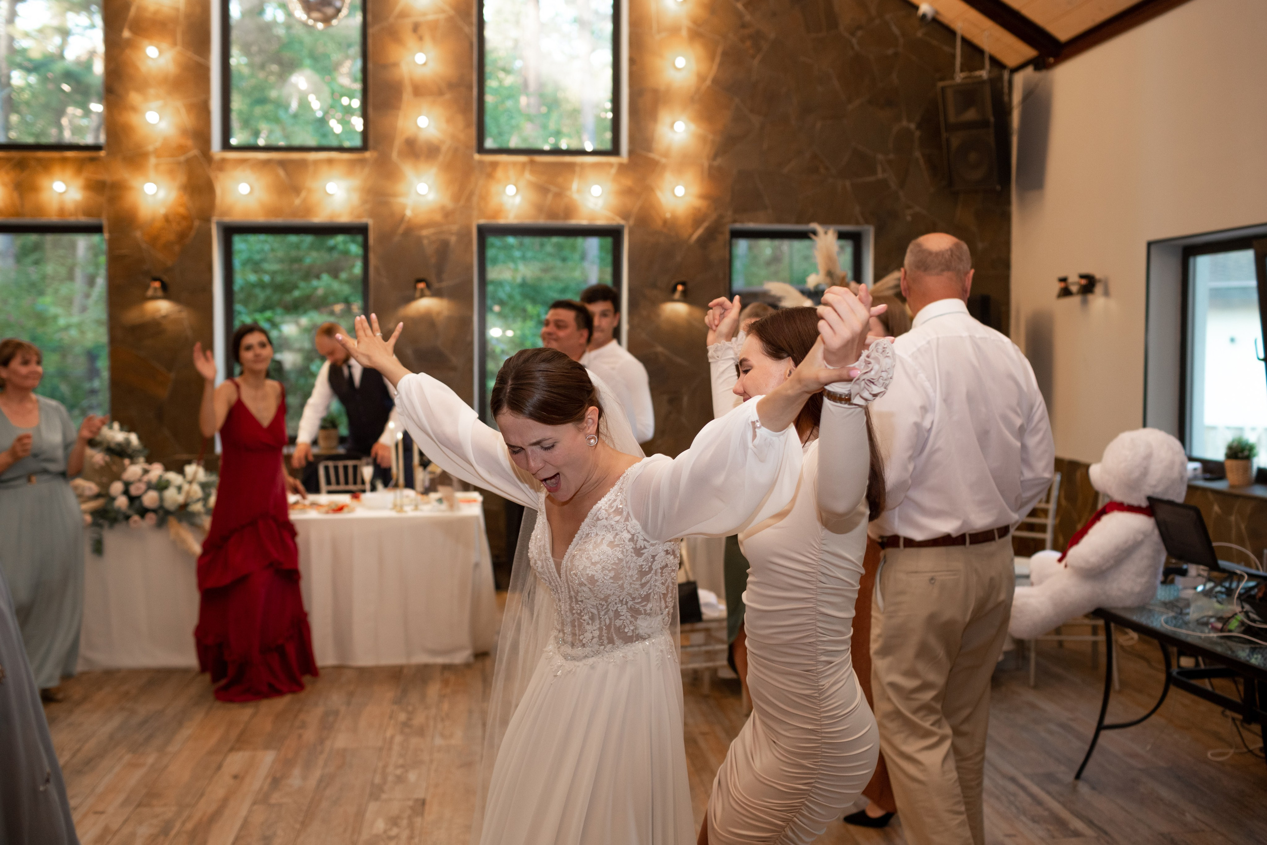 Свадебная фотопрогулка в Пушкине. Свадебный фотограф Кирилл Белый