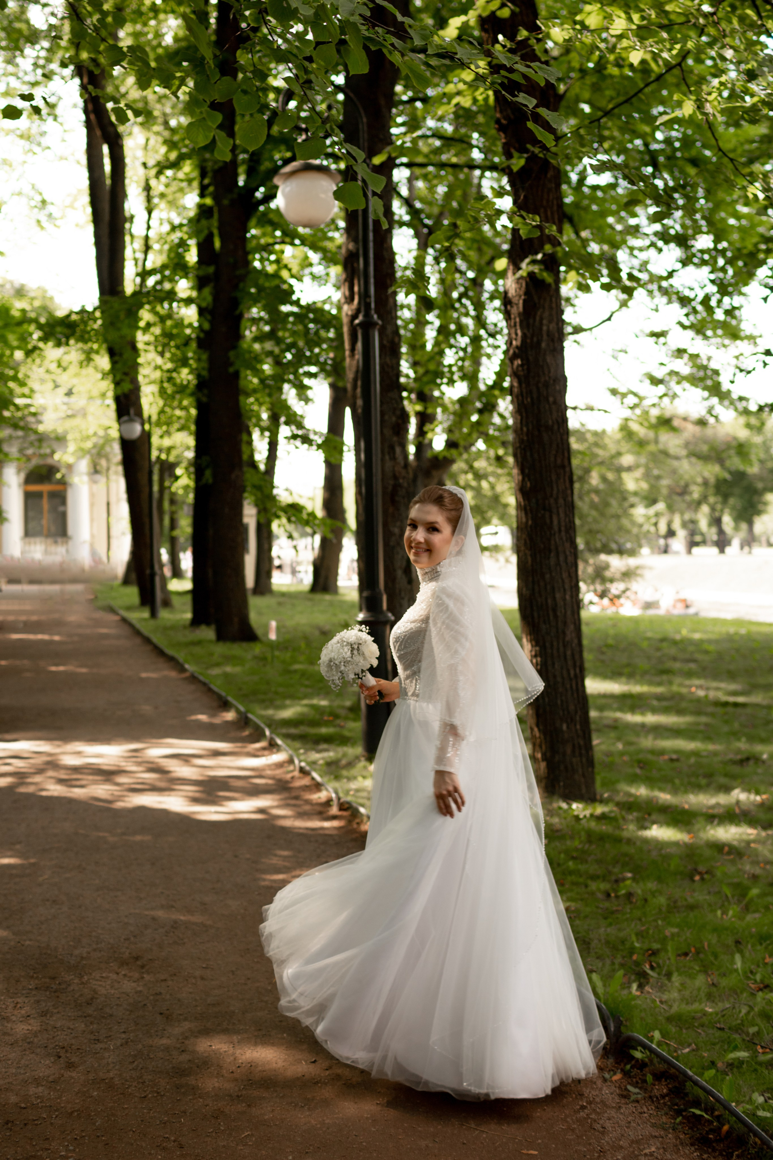 Свадебная фотопрогулка в Петербурге. Свадебный фотограф Кирилл Белый