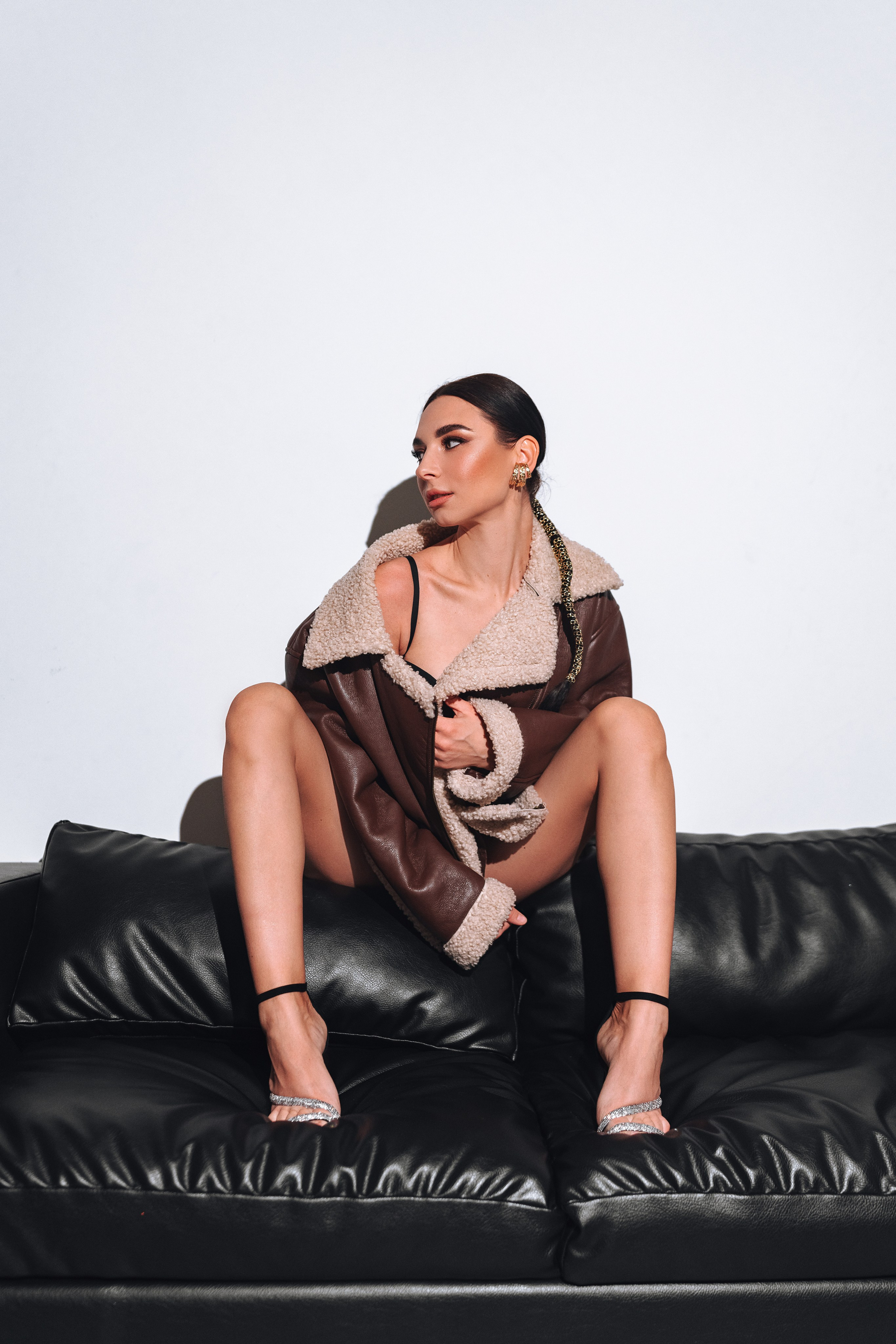 Женский портрет (в интерьере). Свадебный и портретный фотограф в Симферополе и Крыму