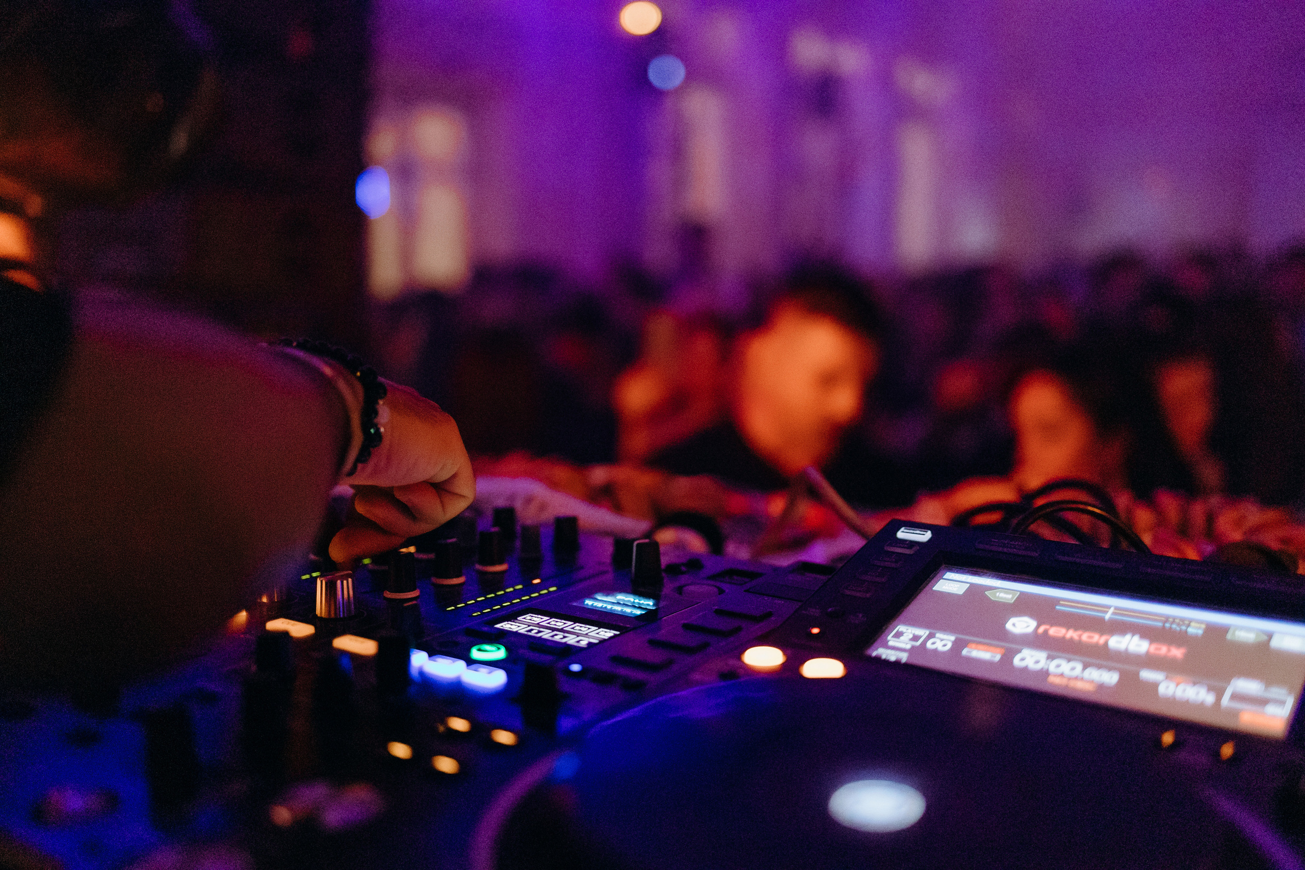 Techno Rooms. Репортажный и свадебный фотограф в Москве Лена Таращенко