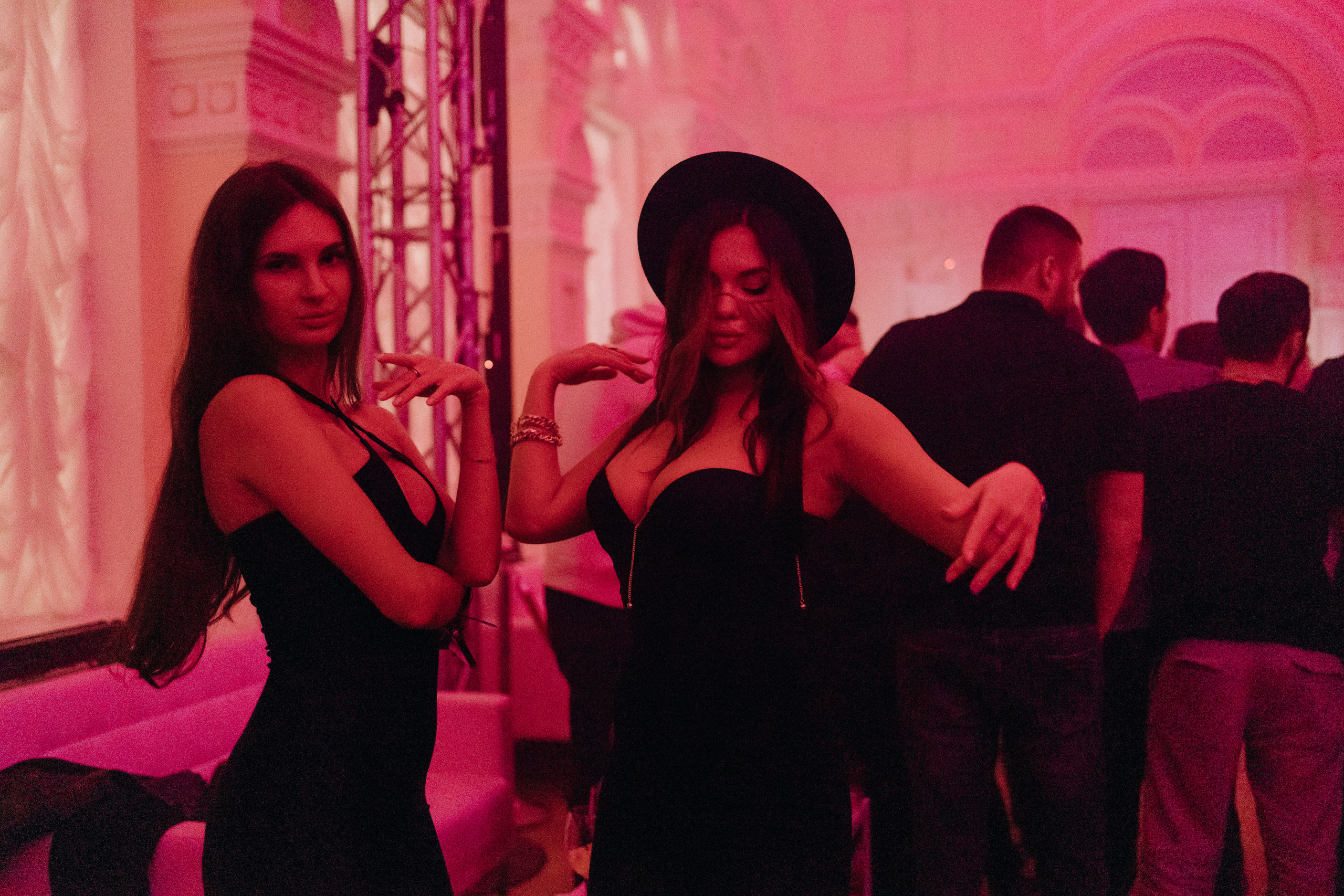 Techno Rooms. Репортажный и свадебный фотограф в Москве Лена Таращенко