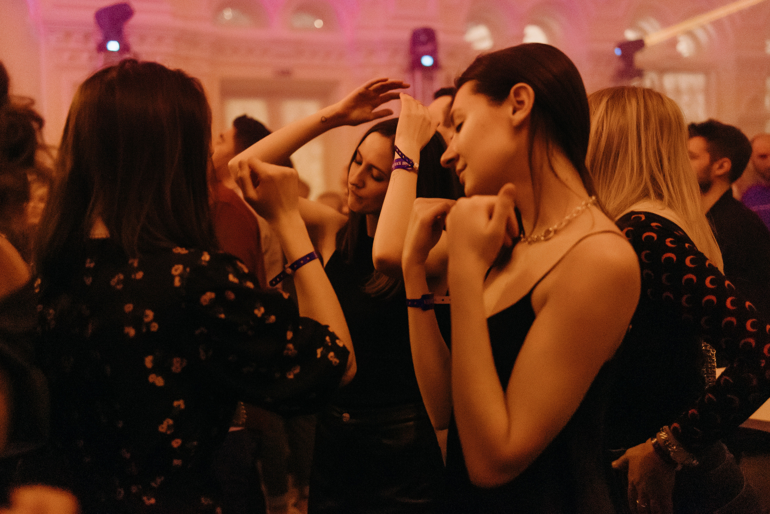 Techno Rooms. Репортажный и свадебный фотограф в Москве Лена Таращенко